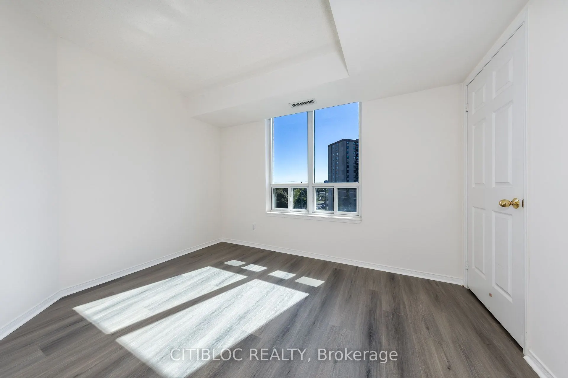 1 Emerald Lane, #508