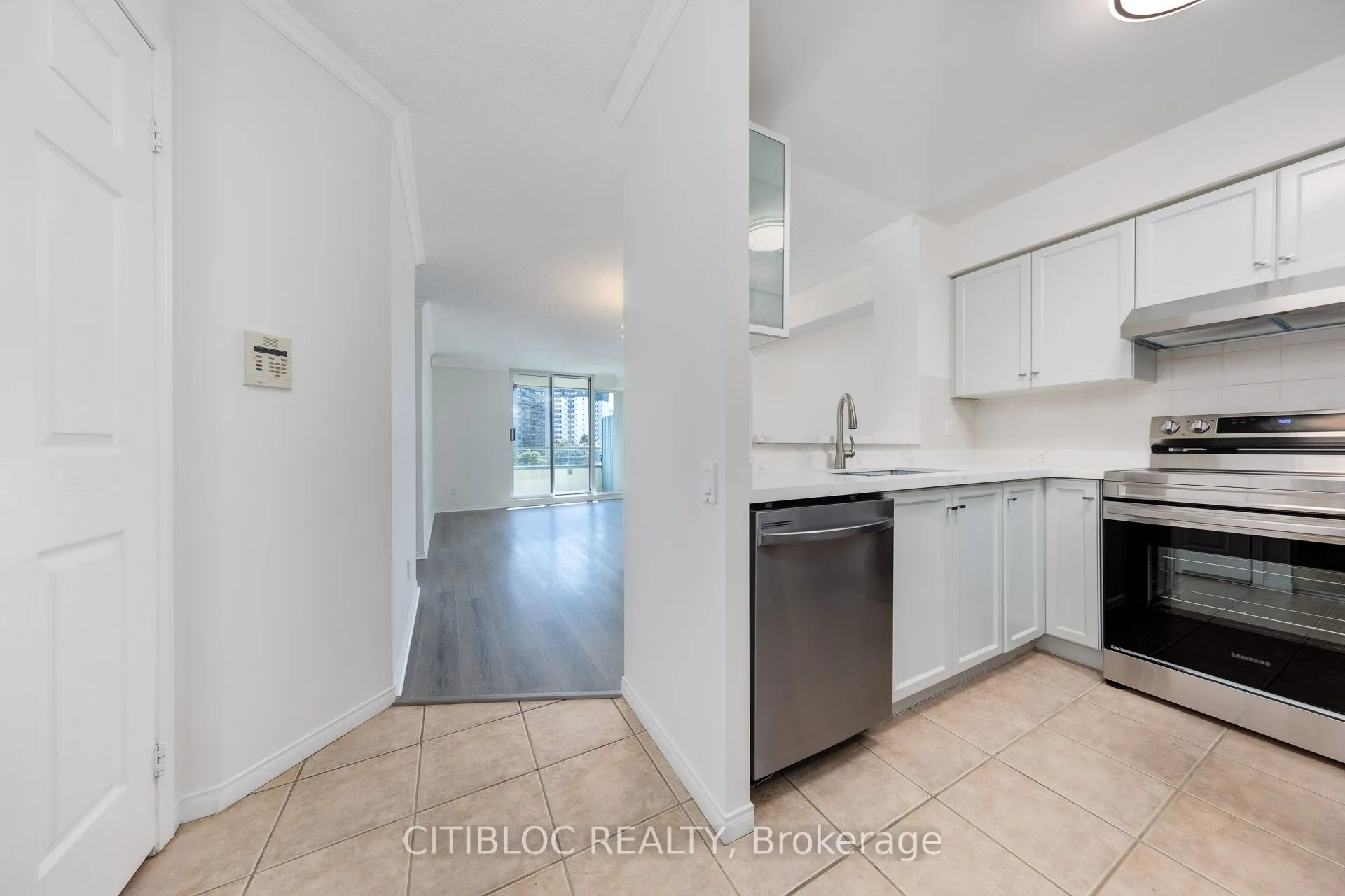 1 Emerald Lane, #508
