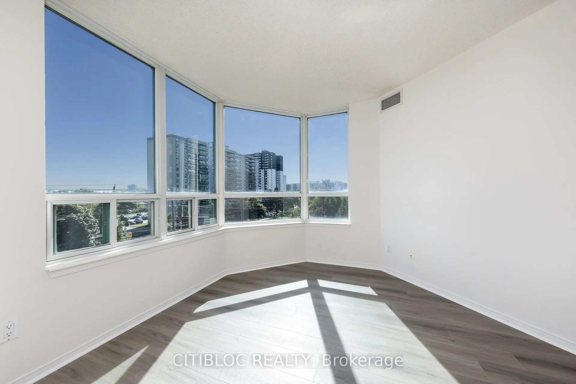 1 Emerald Lane, #508