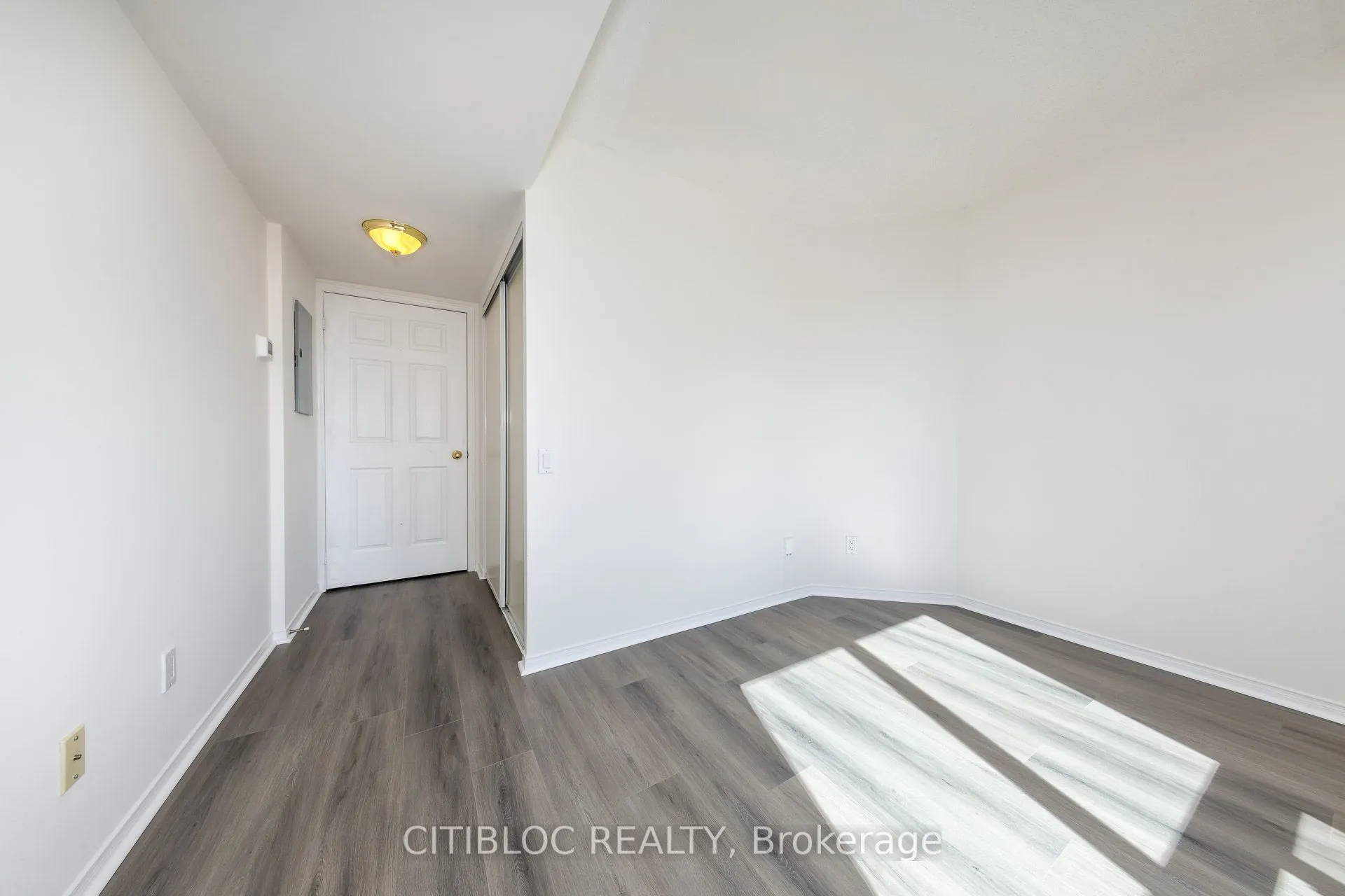 1 Emerald Lane, #508