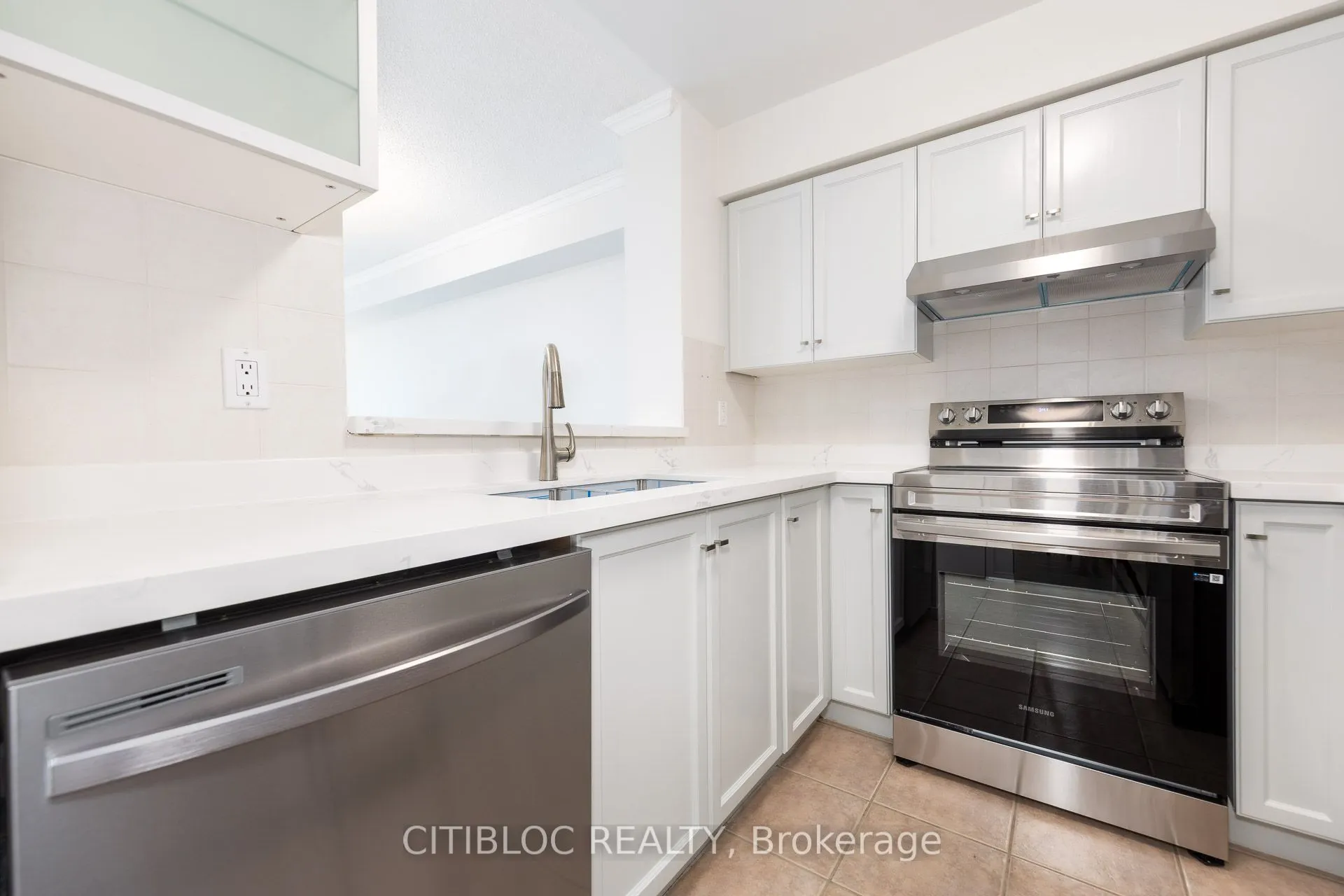 1 Emerald Lane, #508