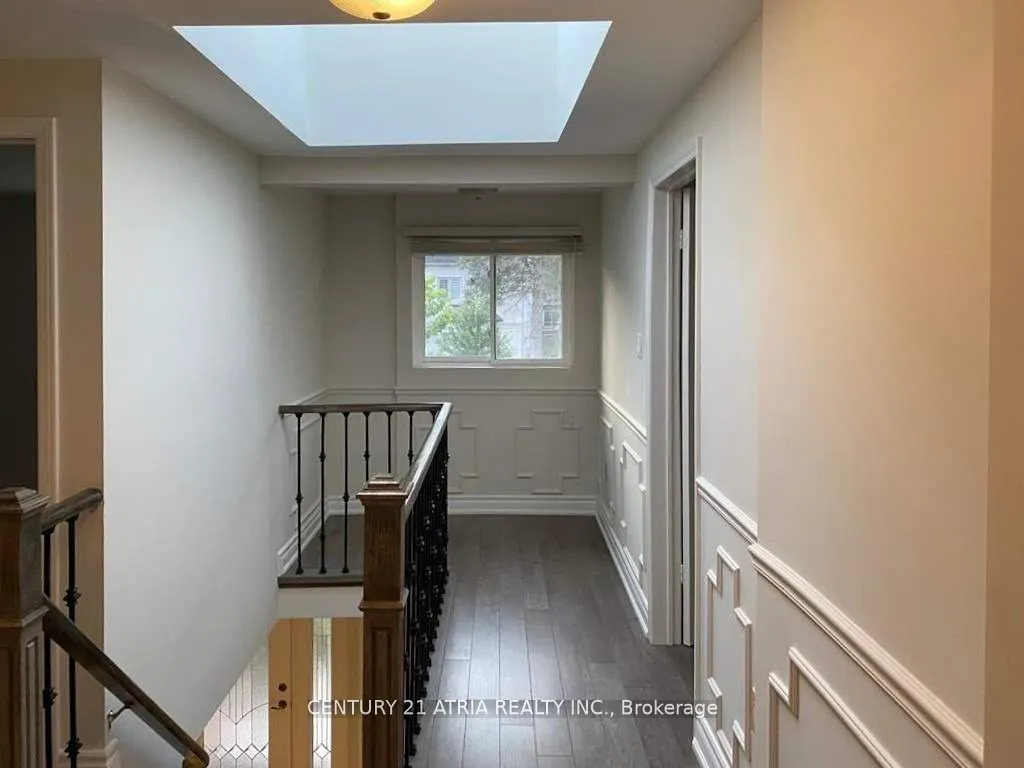 210 Centre Street W