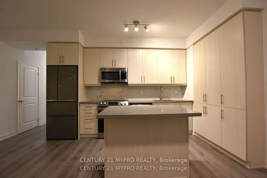 75 Oneida Crescent, #401