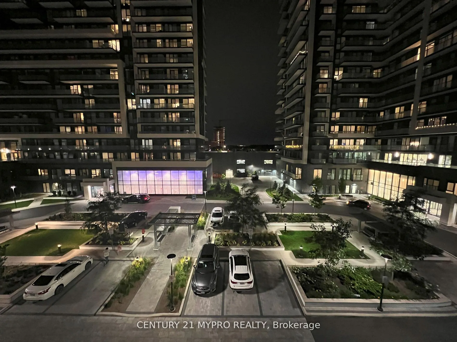 75 Oneida Crescent, #401