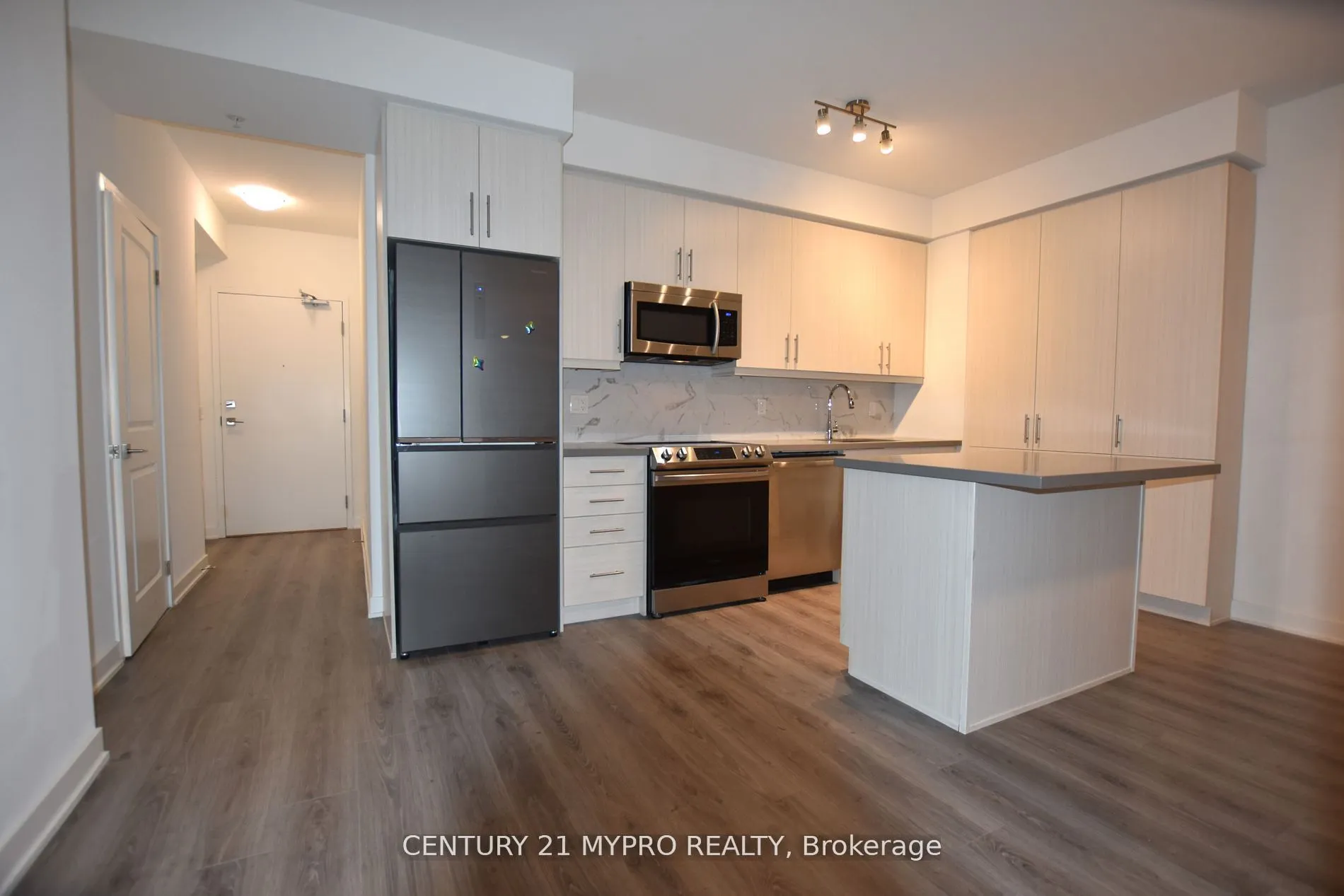 75 Oneida Crescent, #401