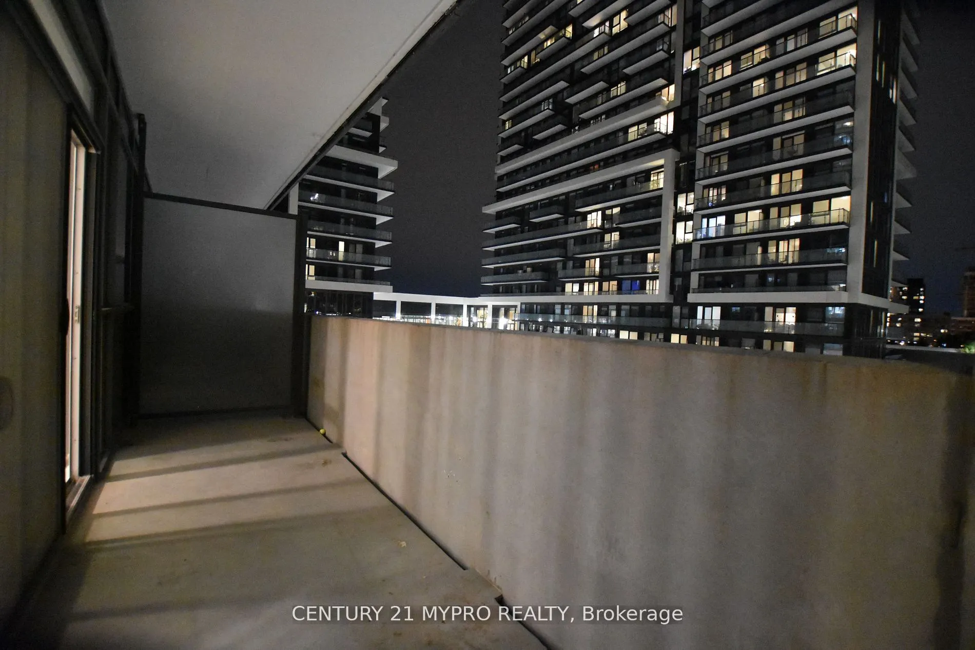 75 Oneida Crescent, #401