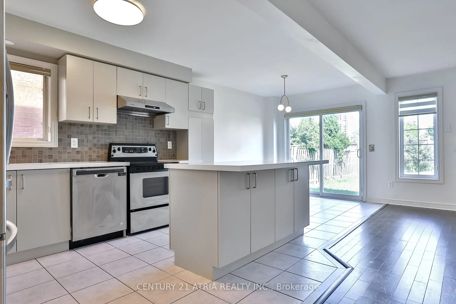 68 Sunburst Crescent