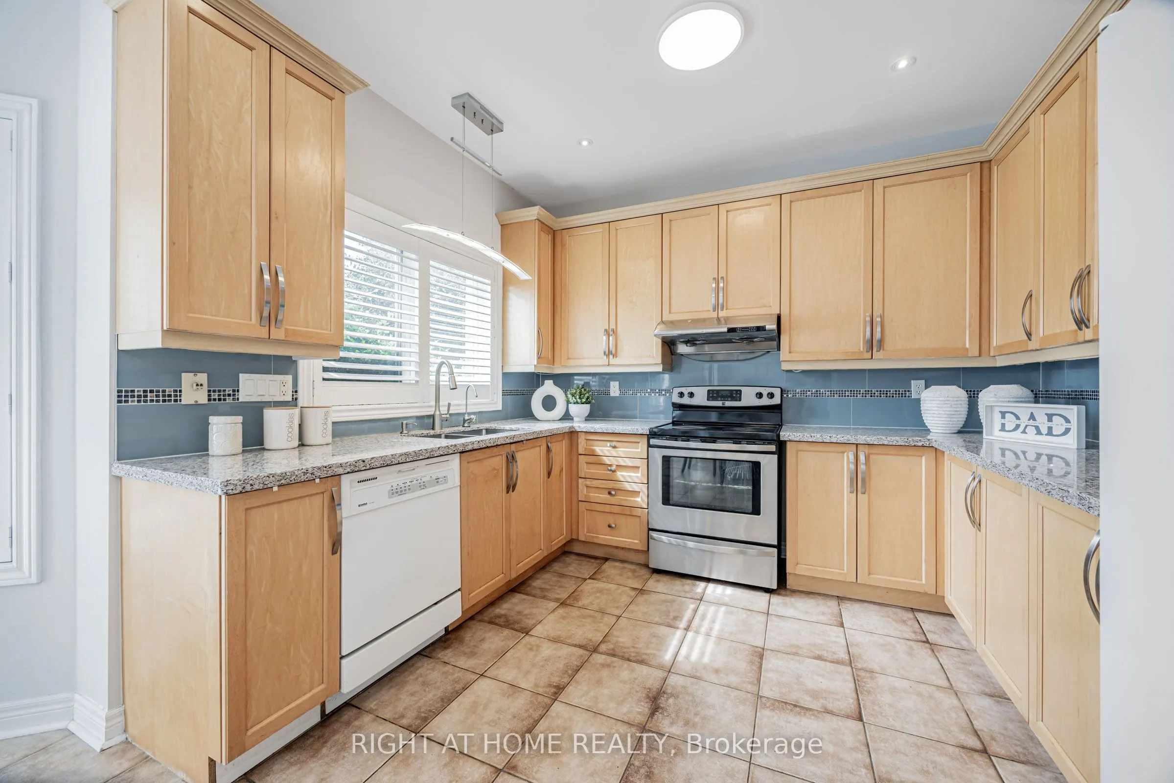 122 Annina Crescent