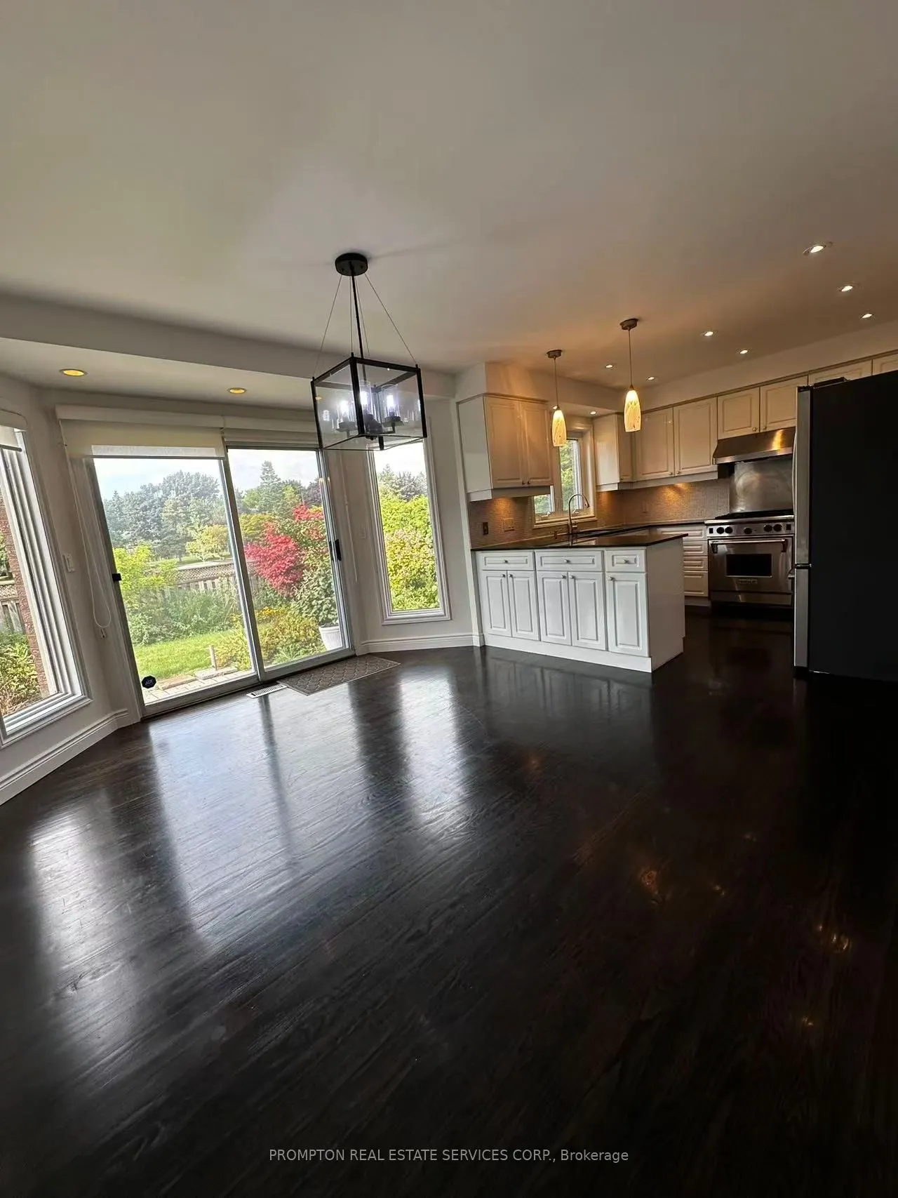 32 Charrington Crescent