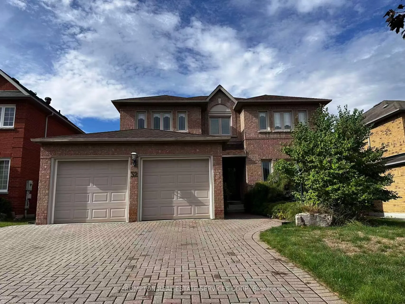 32 Charrington Crescent