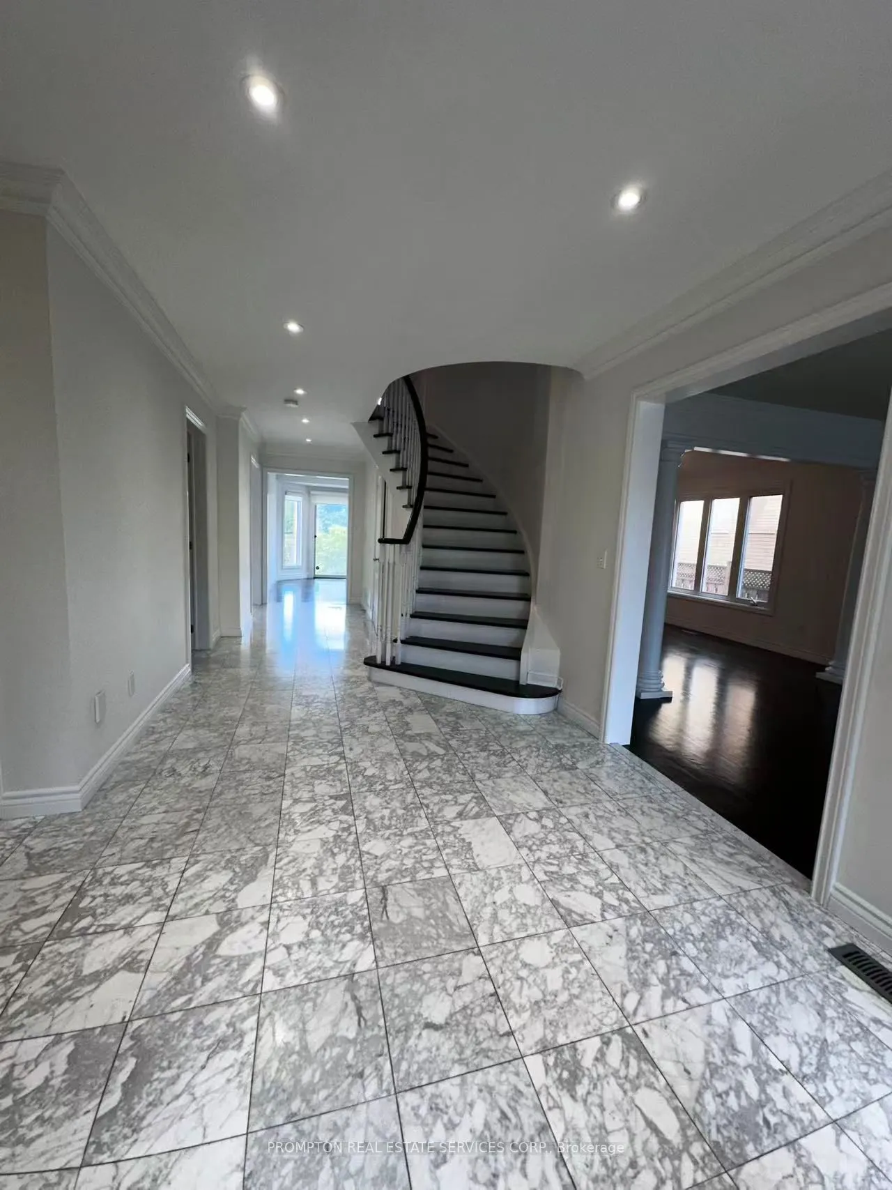 32 Charrington Crescent