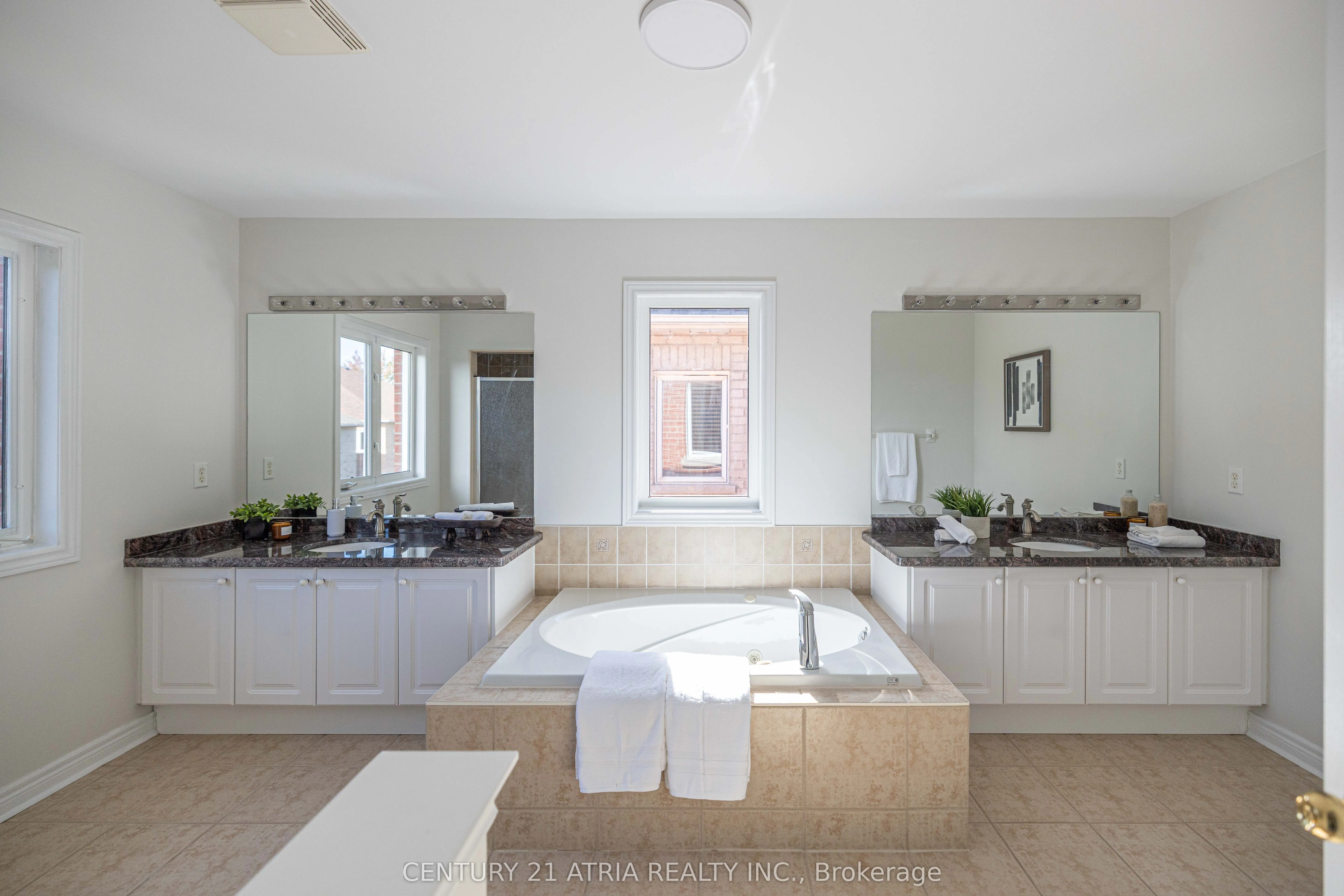 82 Adastra Crescent