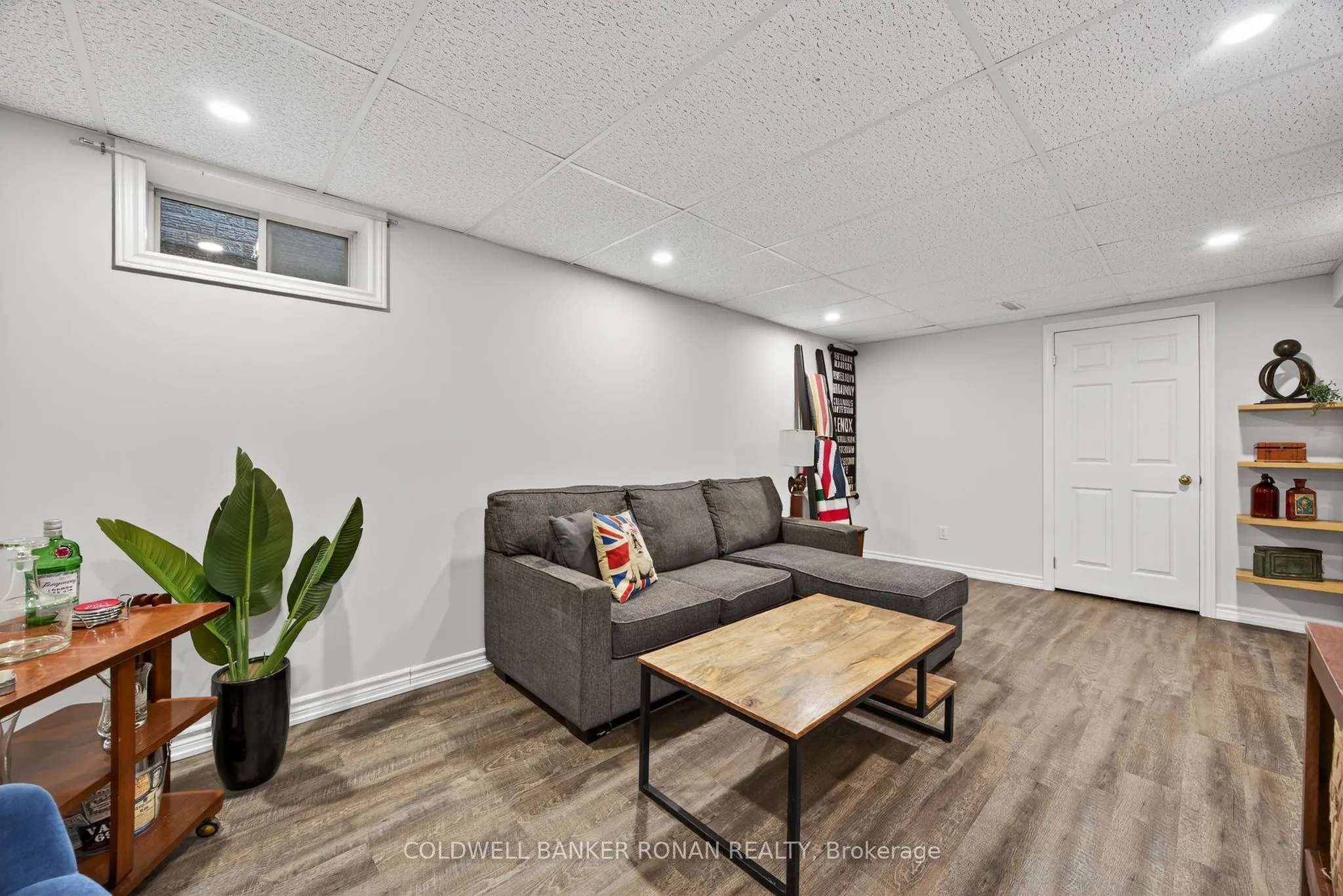 87 Gray Avenue