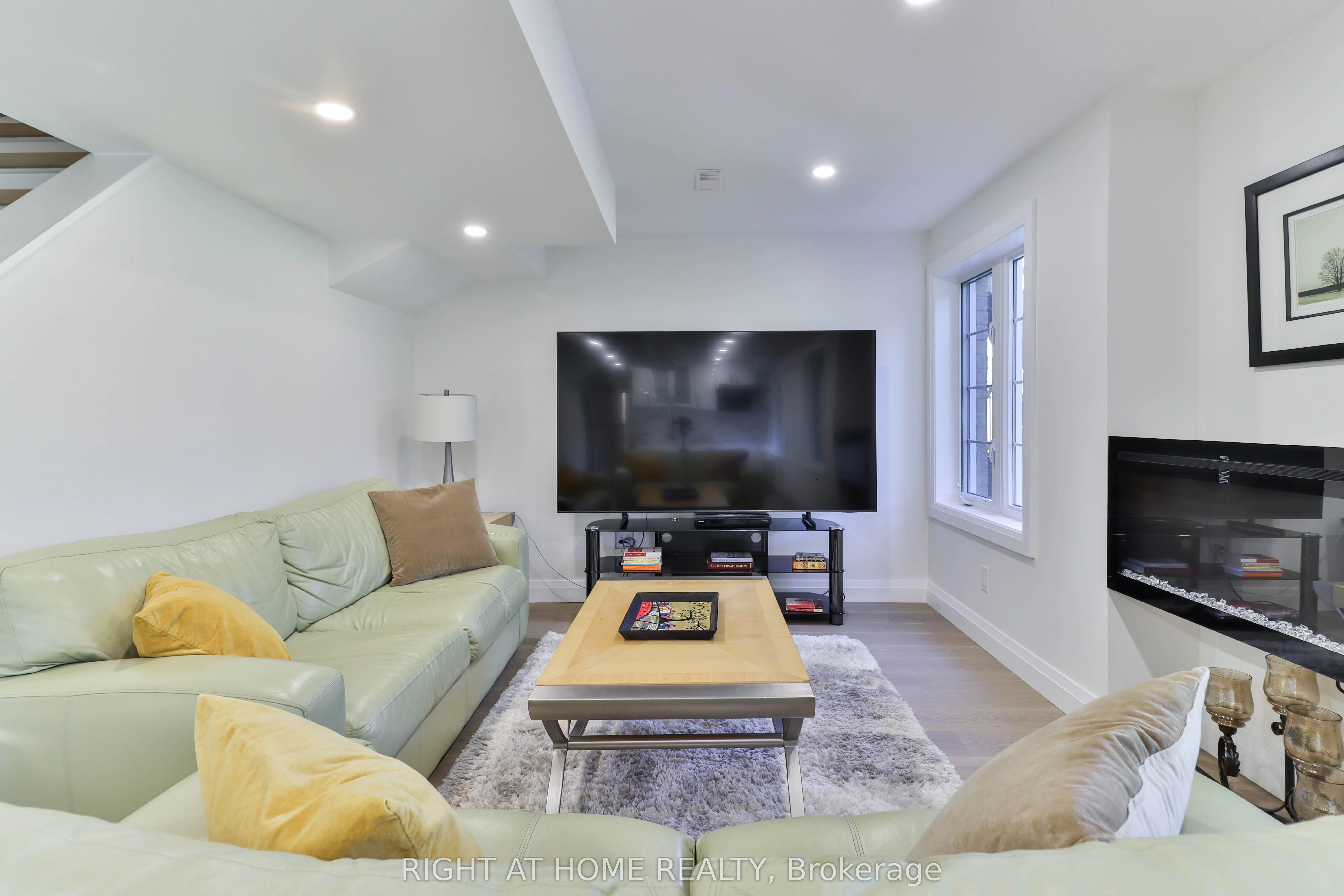 101 Roy Harper Avenue