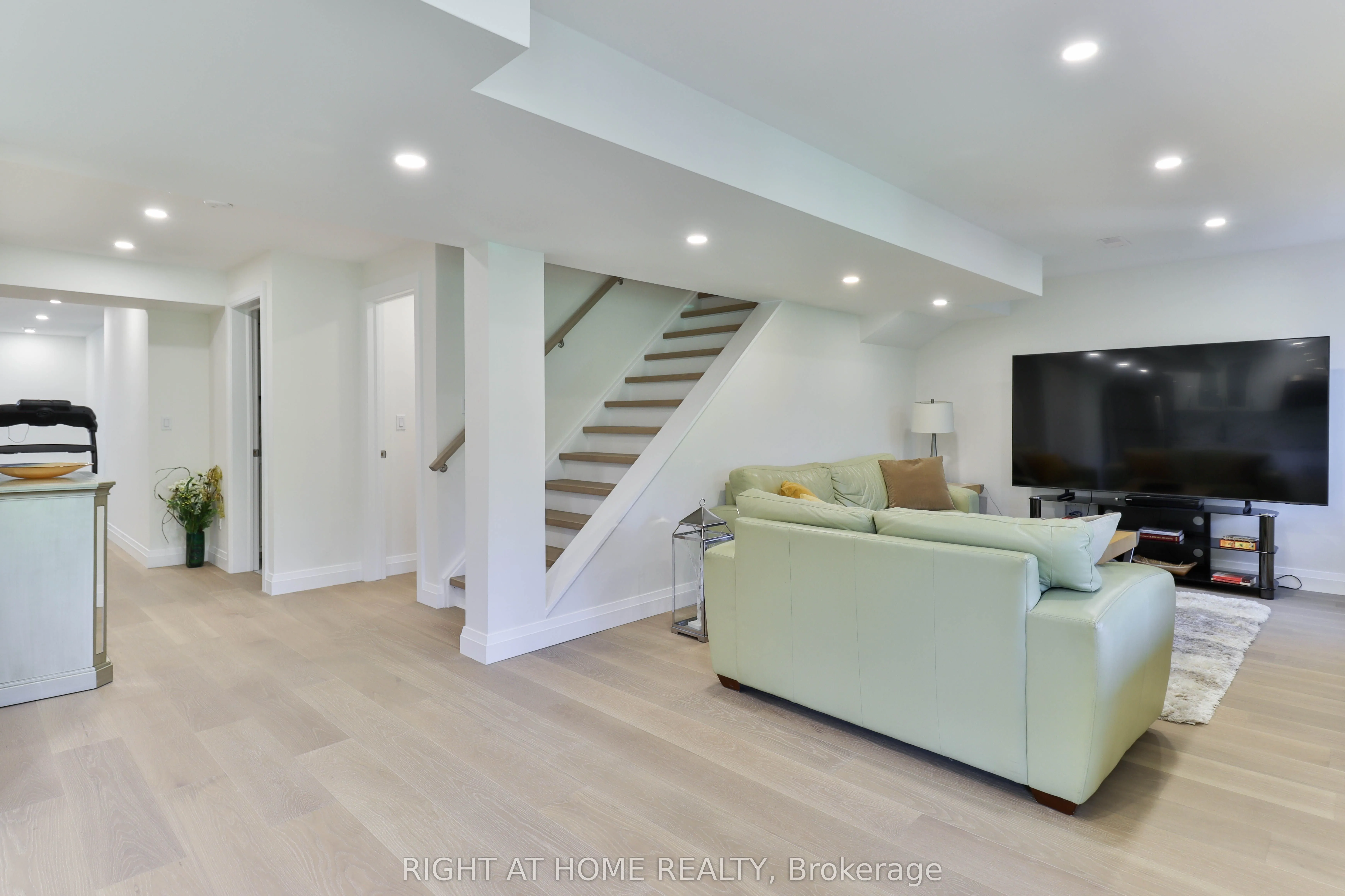 101 Roy Harper Avenue