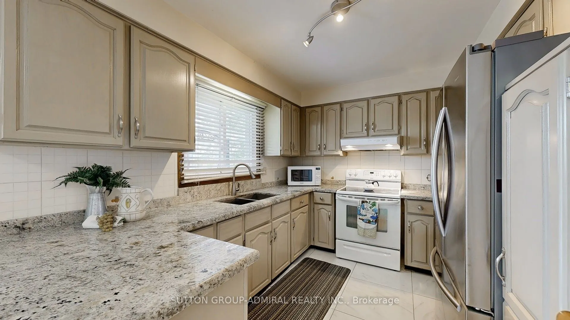 101 Dunstan Crescent