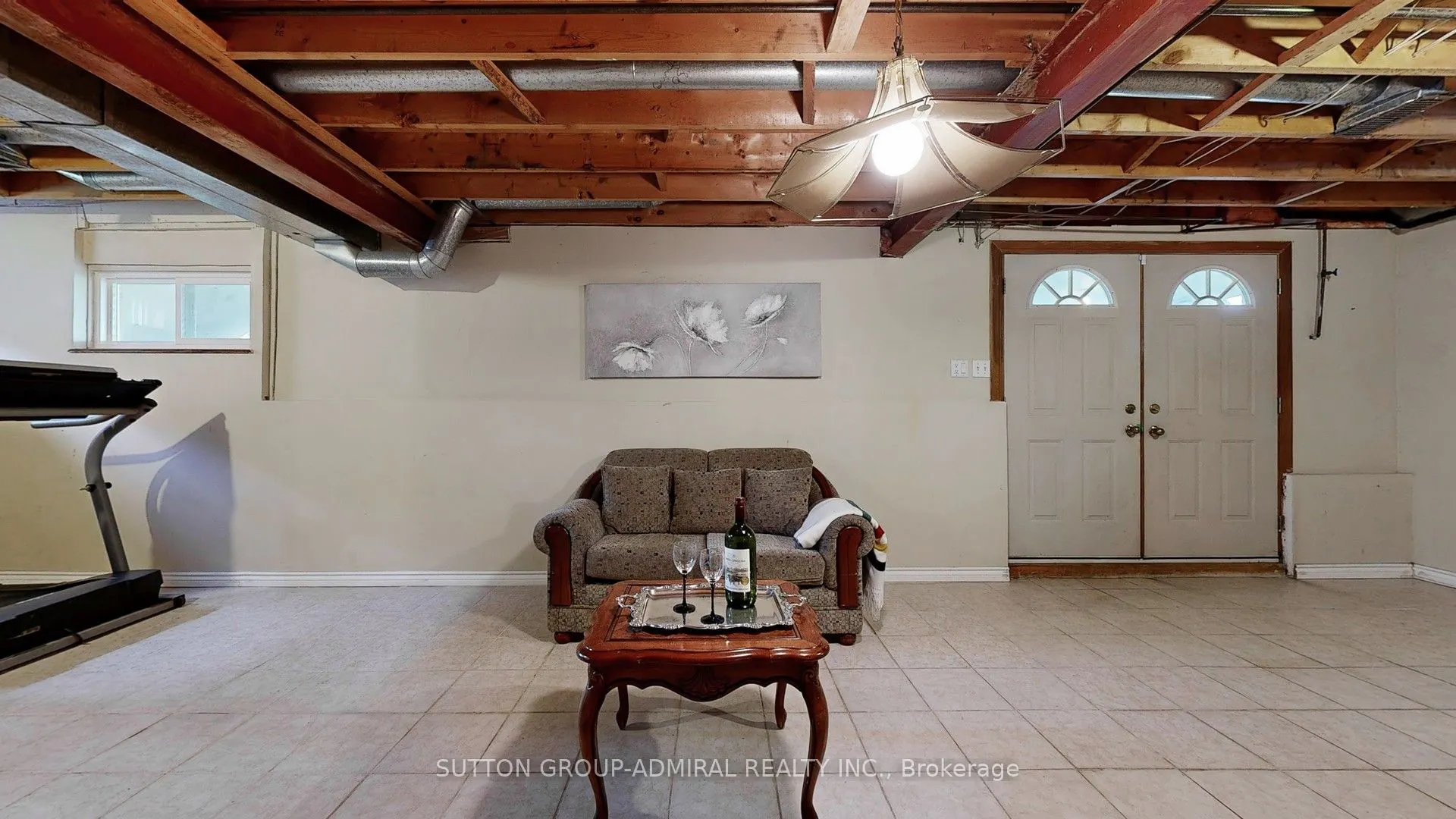 101 Dunstan Crescent