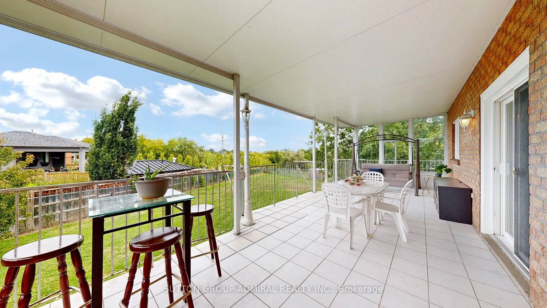 101 Dunstan Crescent