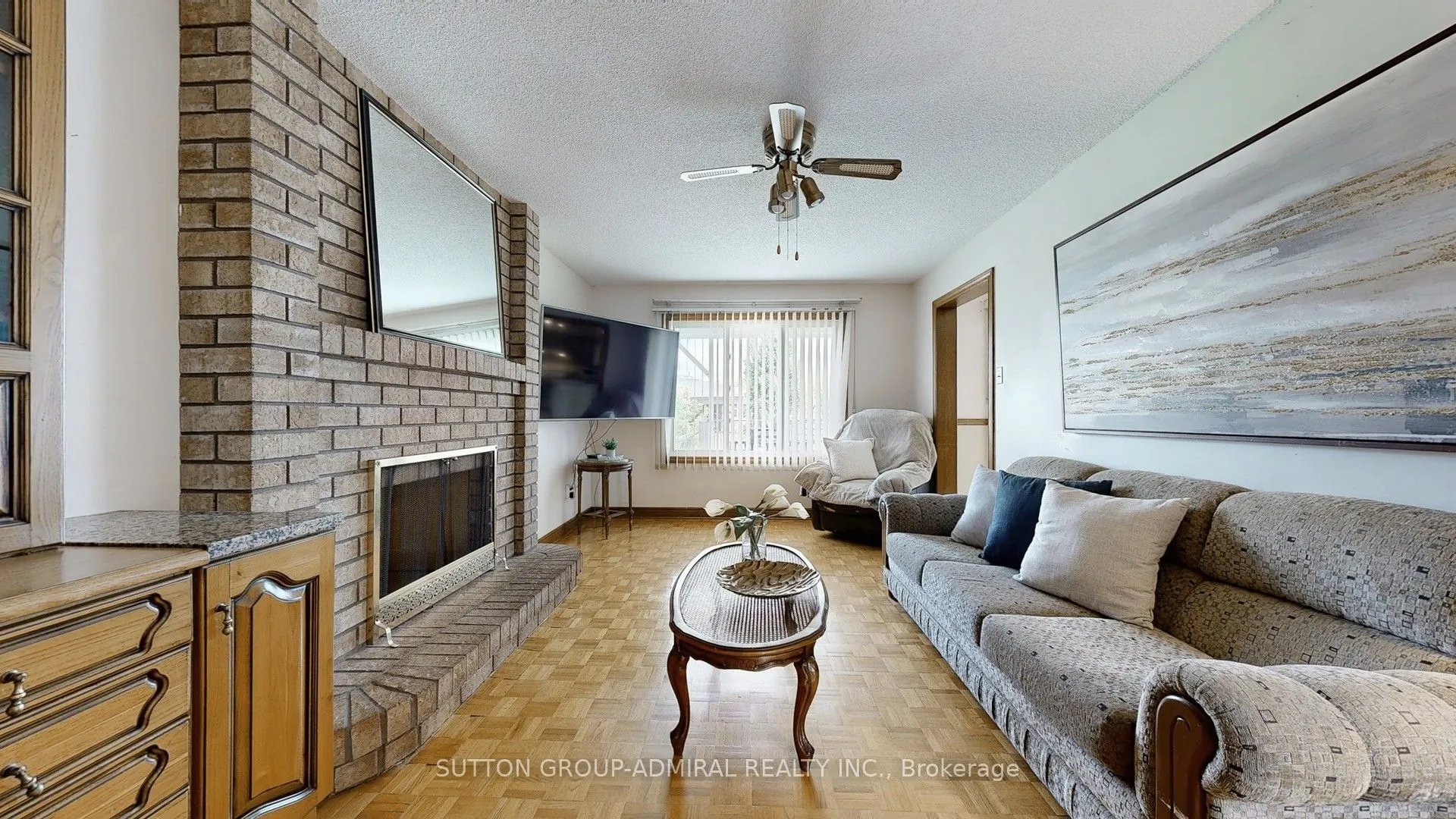 101 Dunstan Crescent