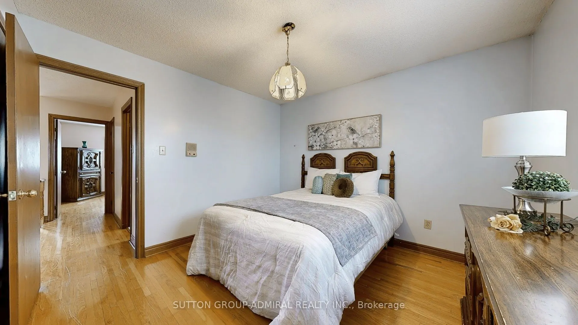 101 Dunstan Crescent