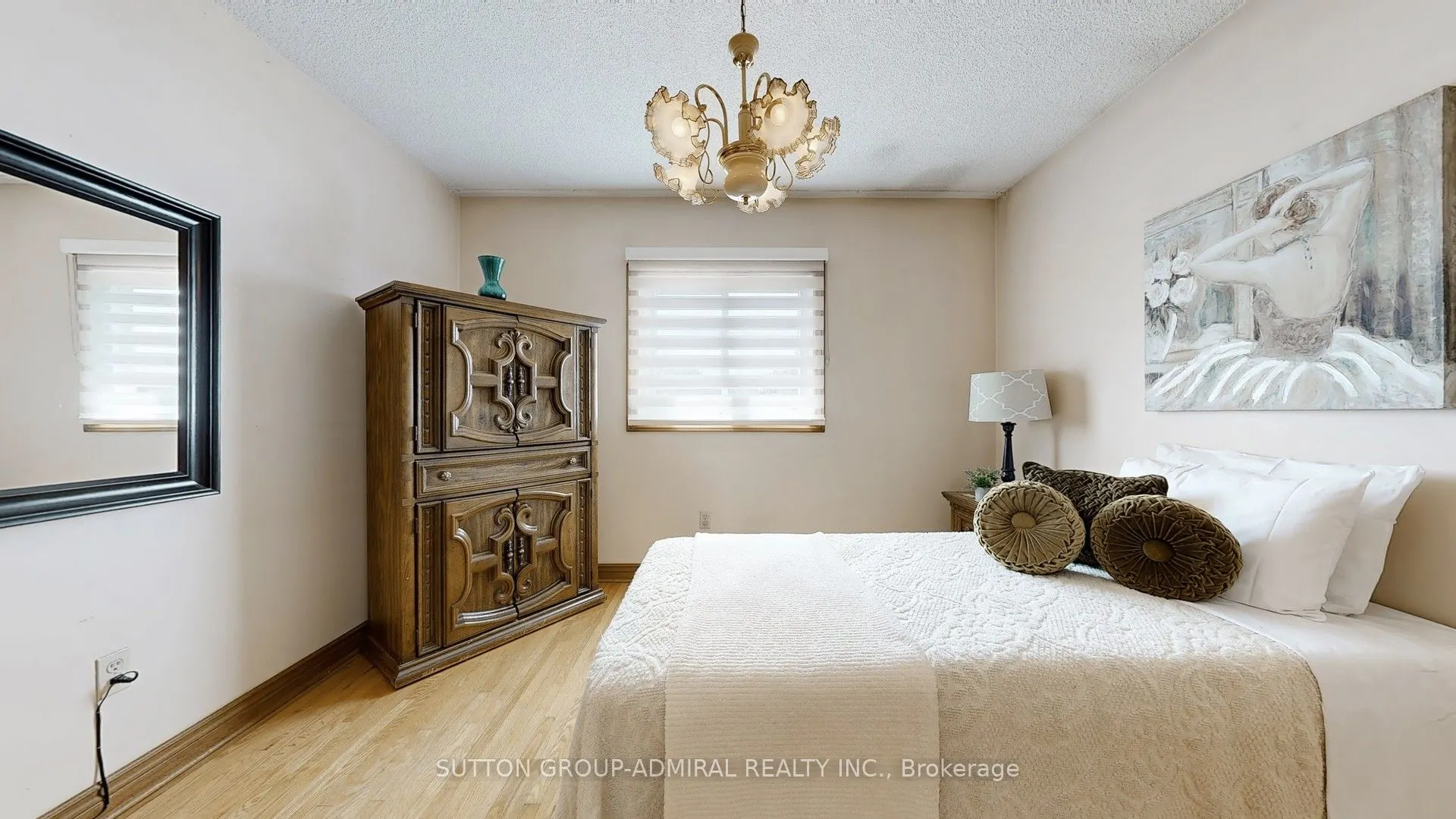 101 Dunstan Crescent