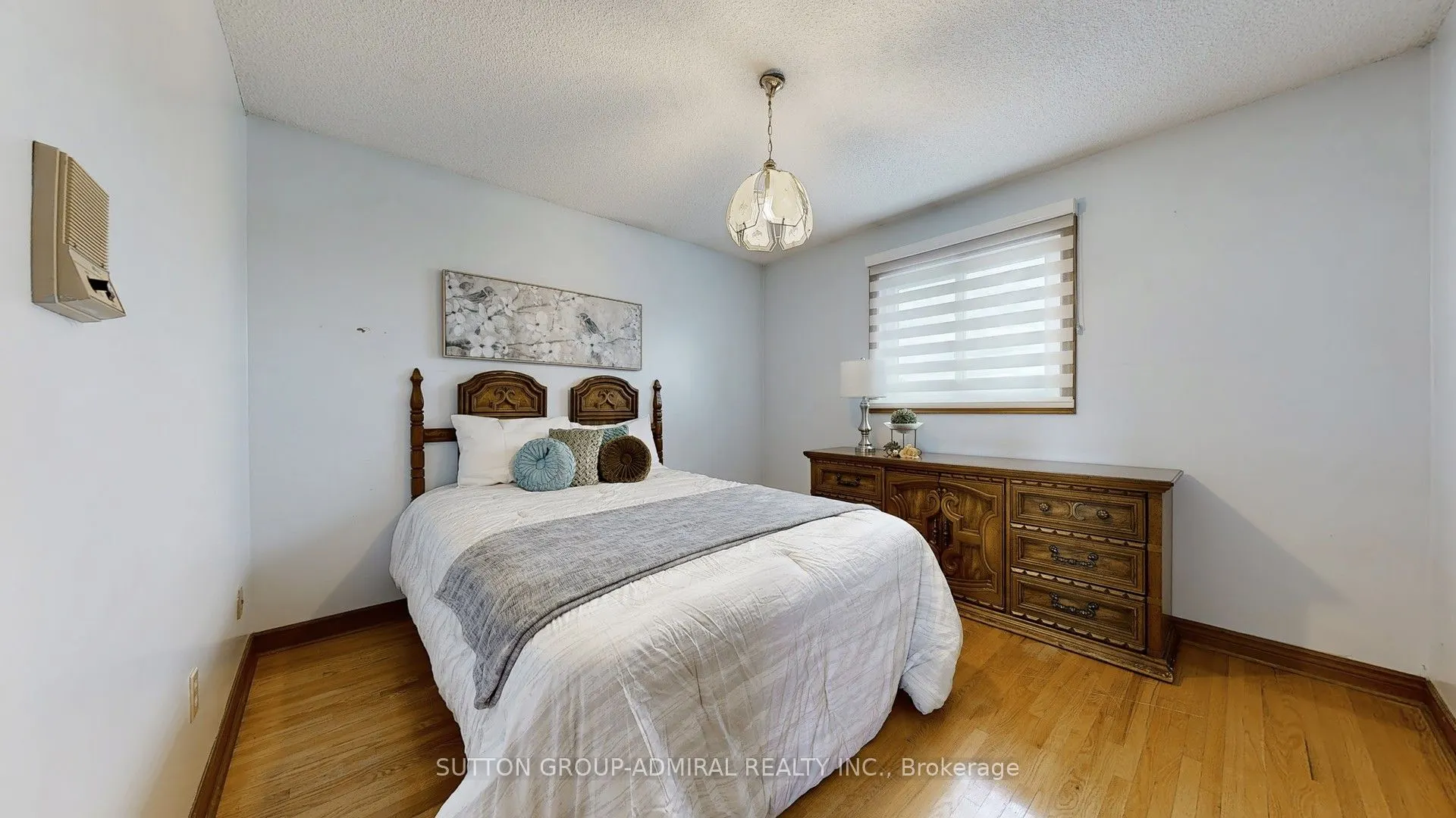 101 Dunstan Crescent