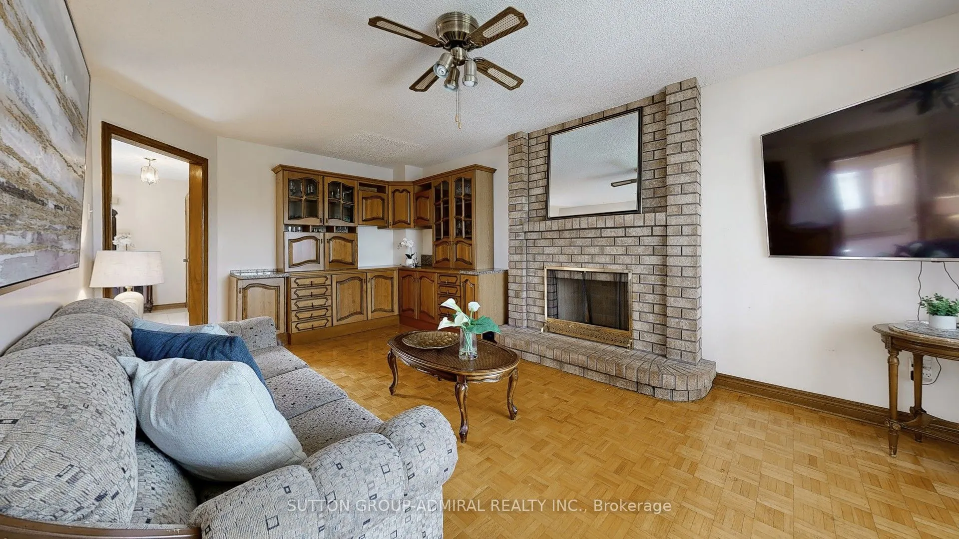 101 Dunstan Crescent