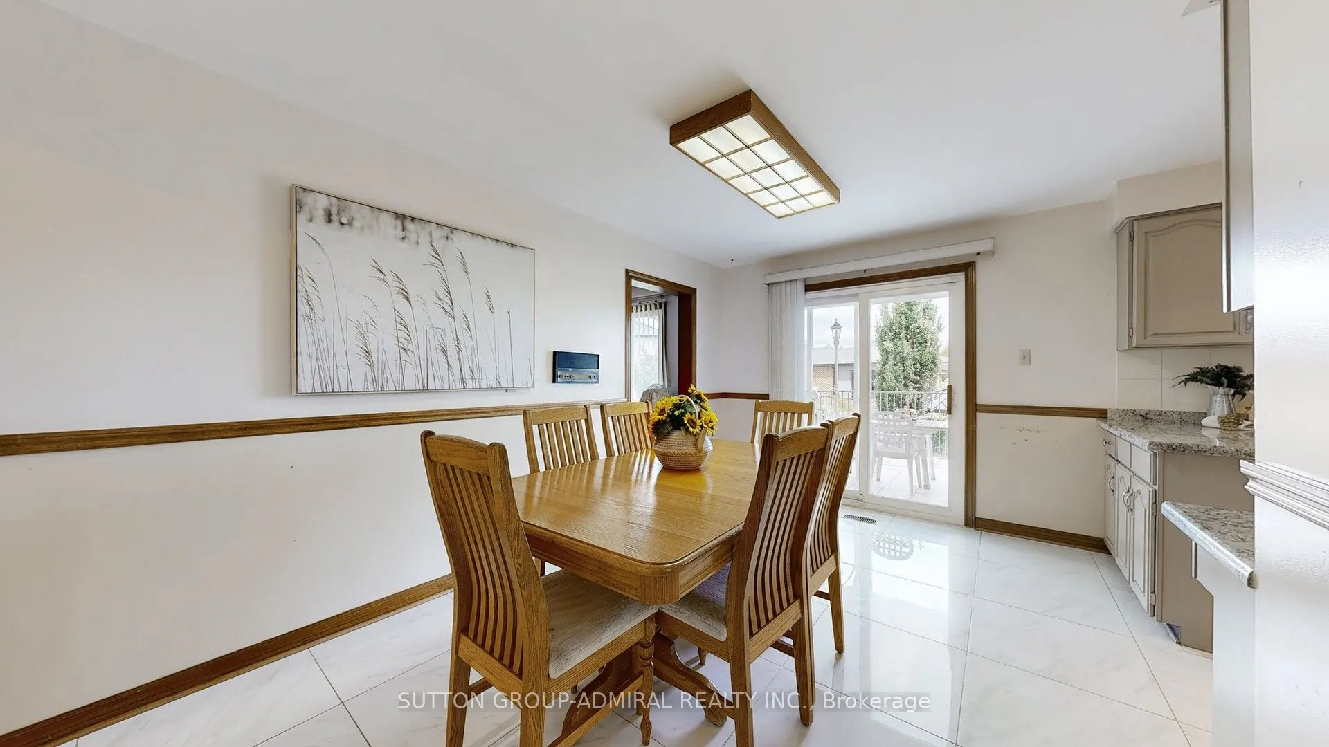 101 Dunstan Crescent