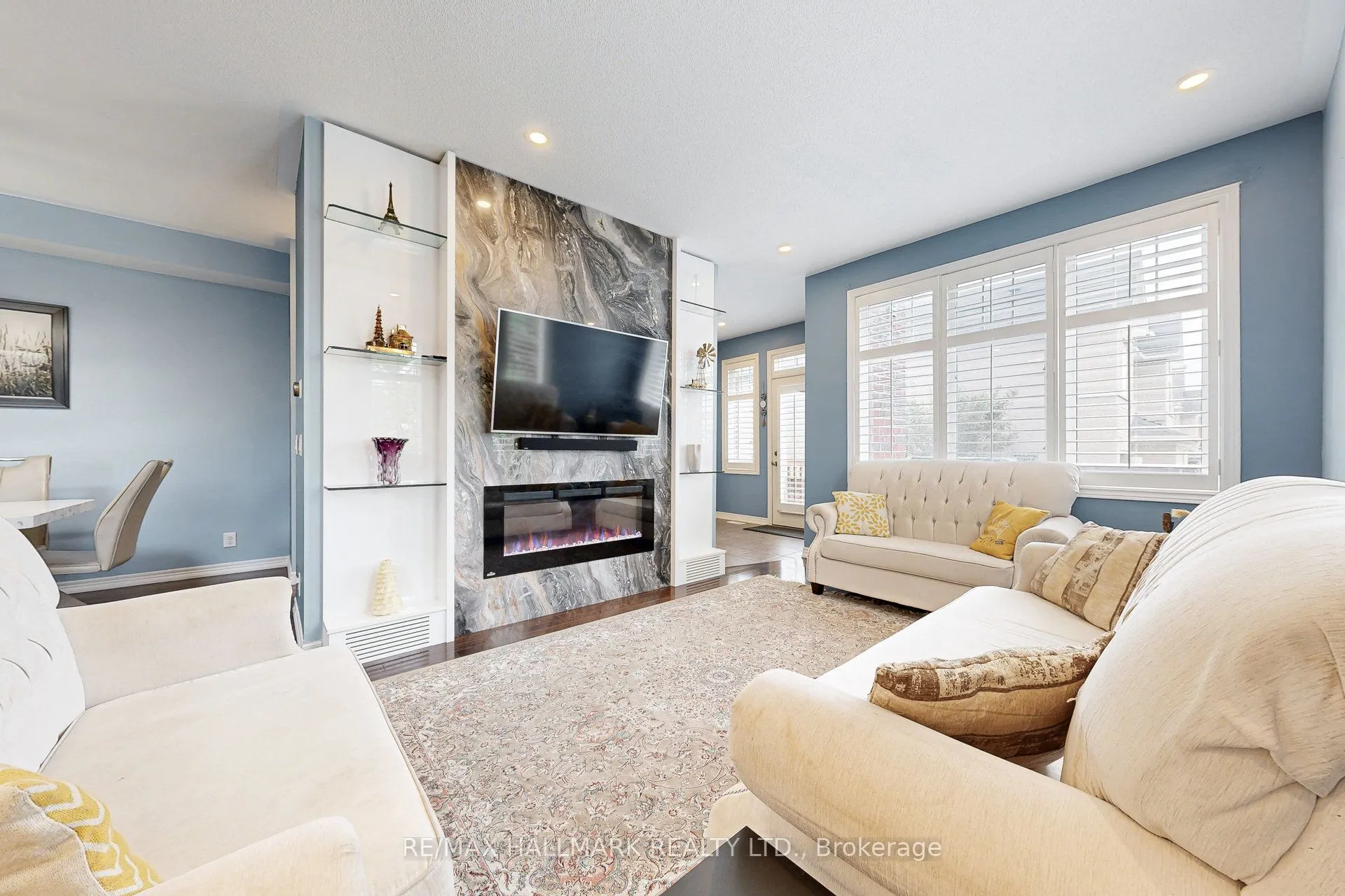 81 Thatcher Crescent