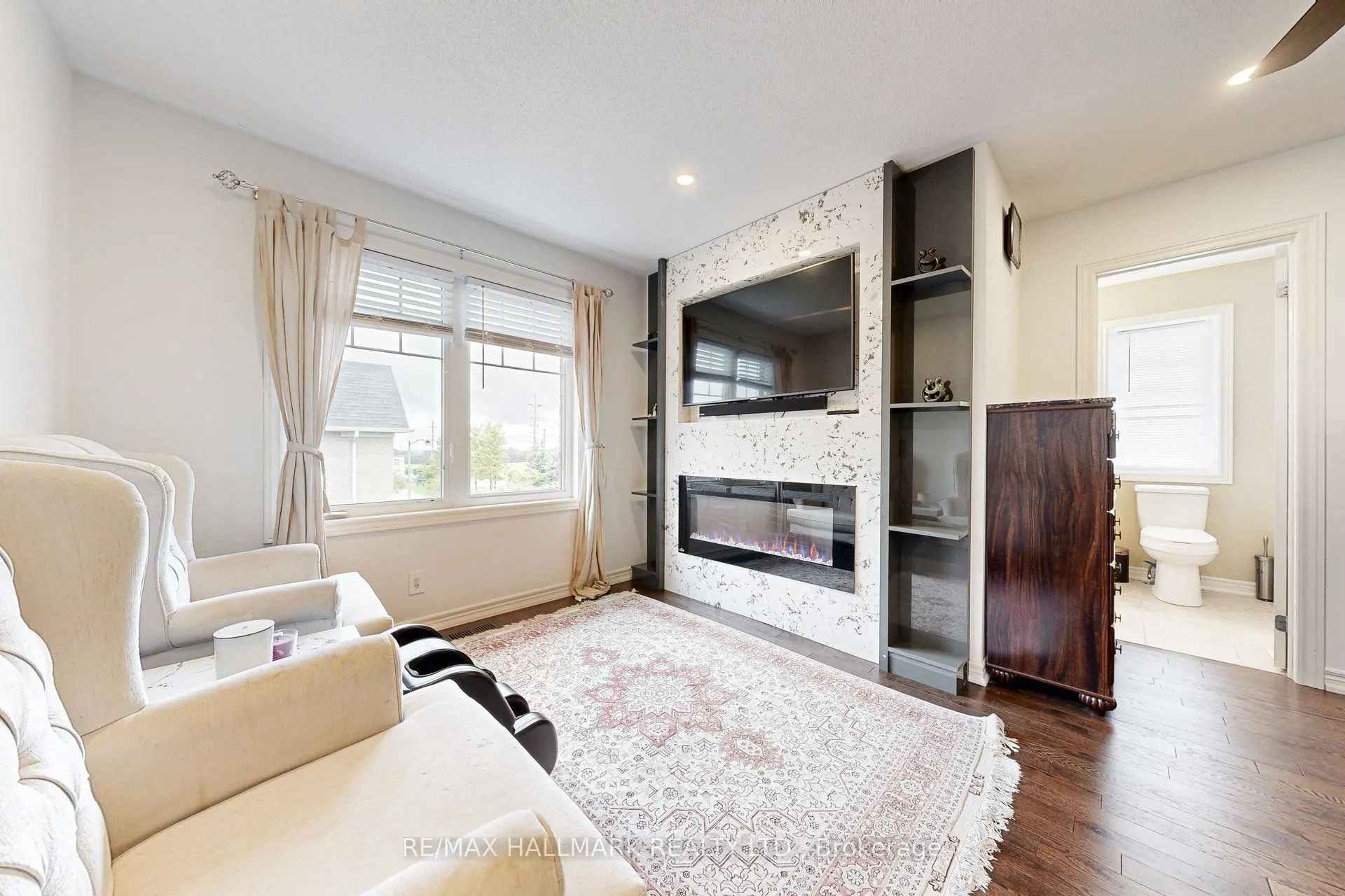 81 Thatcher Crescent