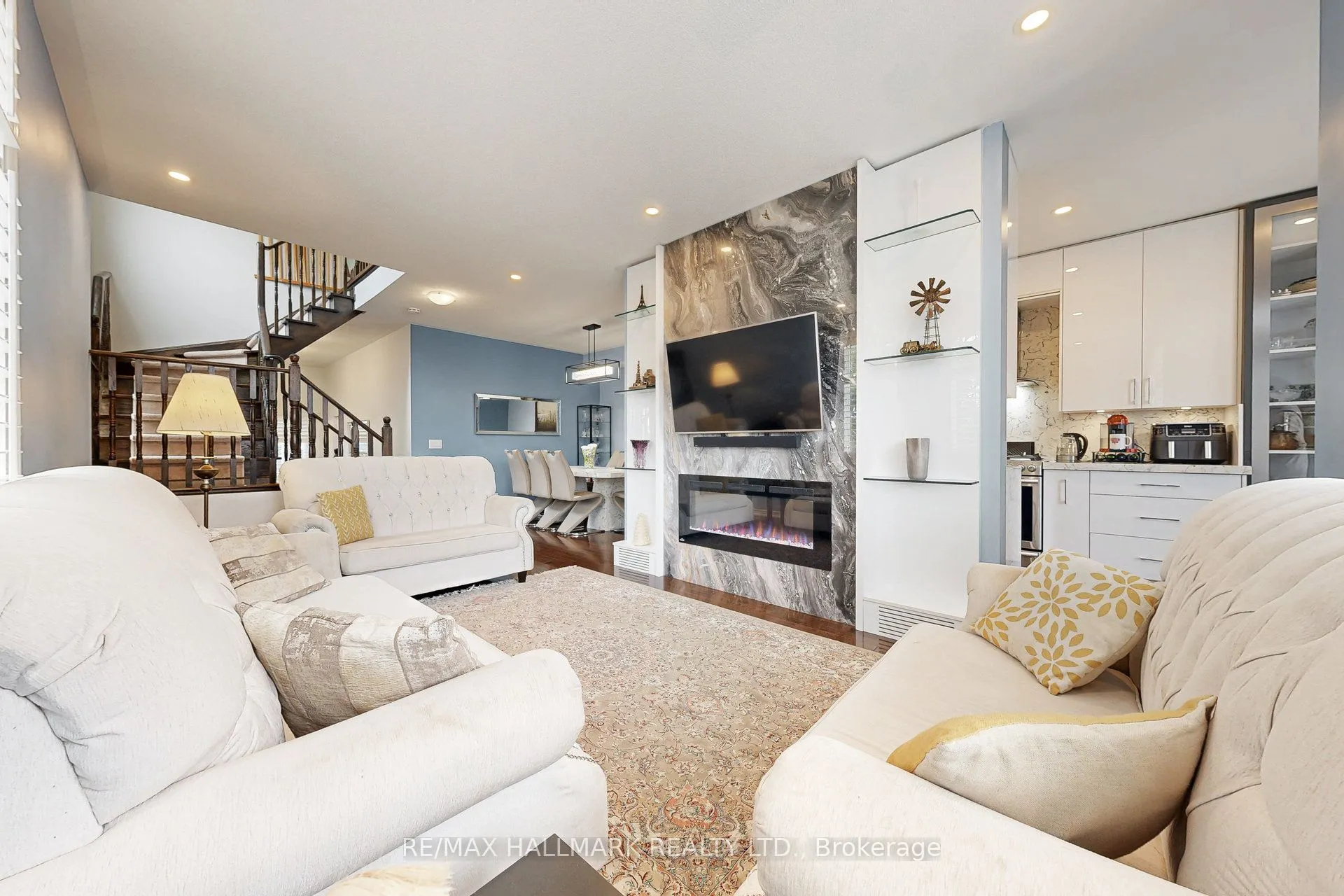 81 Thatcher Crescent