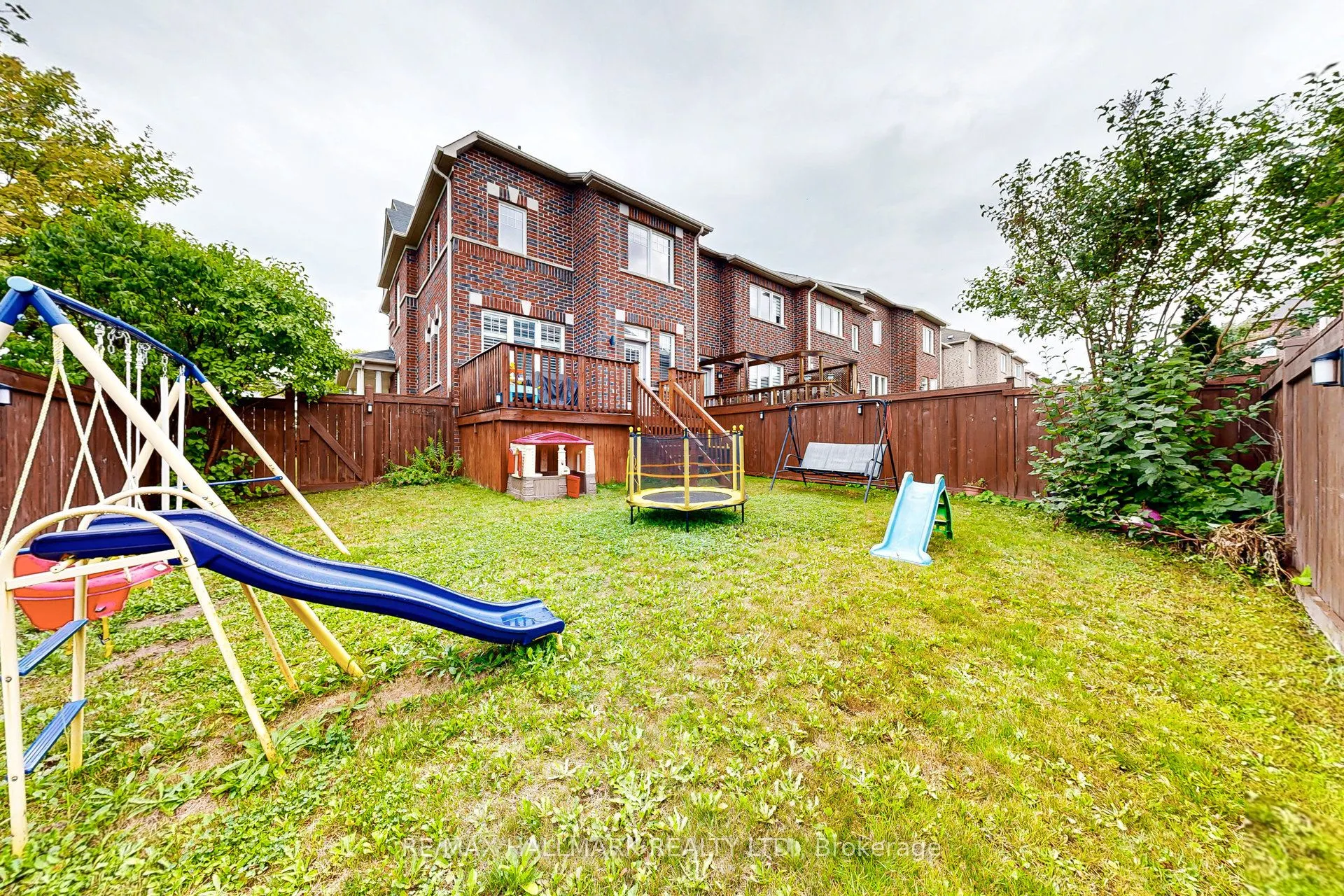 81 Thatcher Crescent