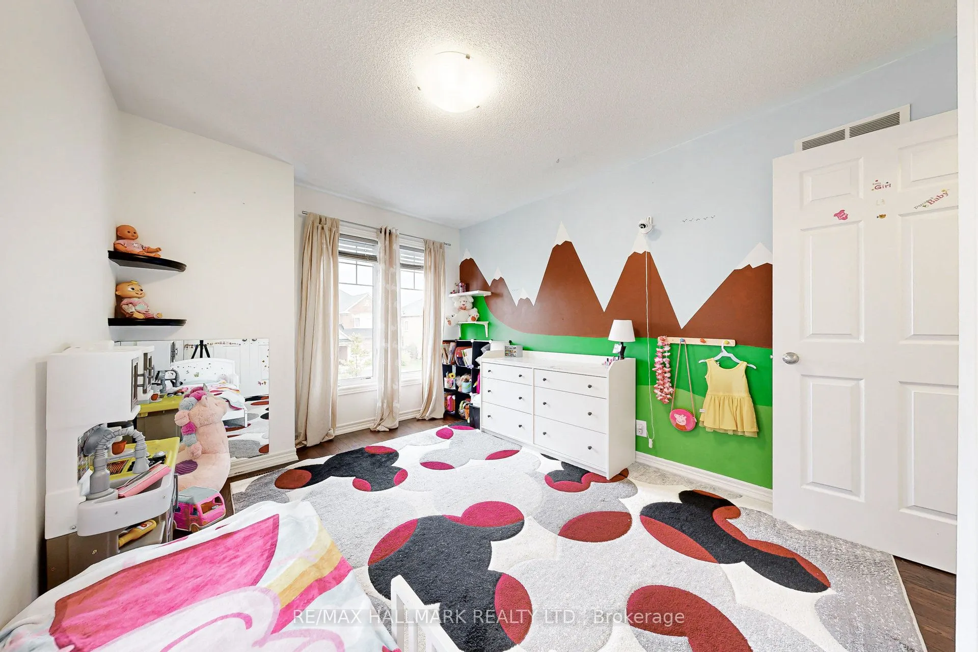 81 Thatcher Crescent