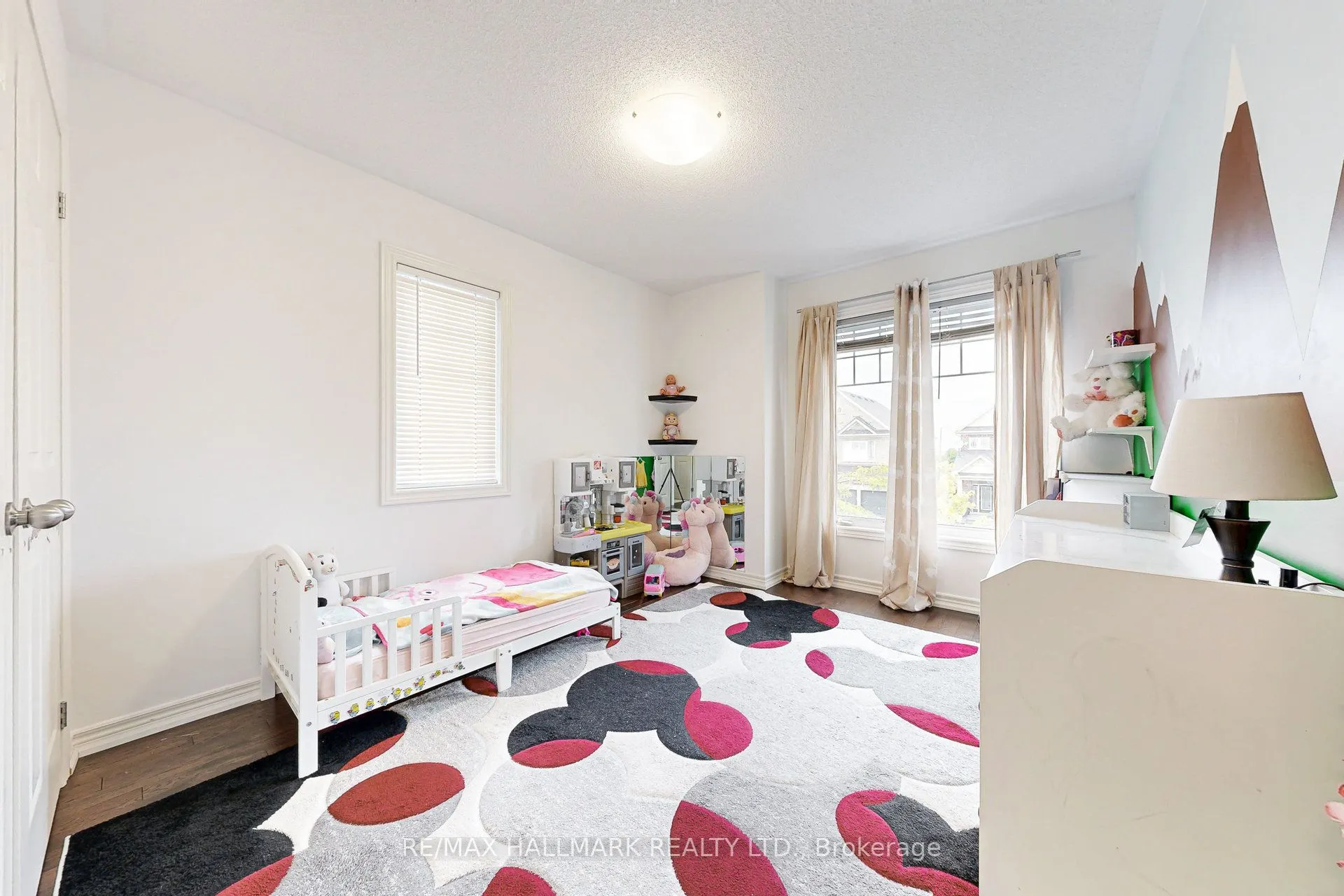 81 Thatcher Crescent