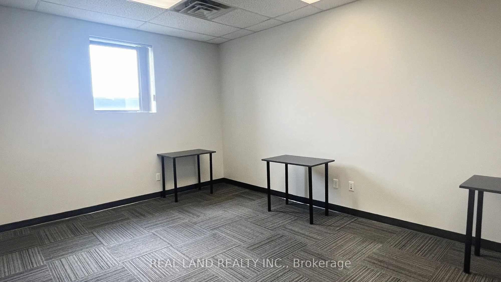 9030 Leslie Street, #202