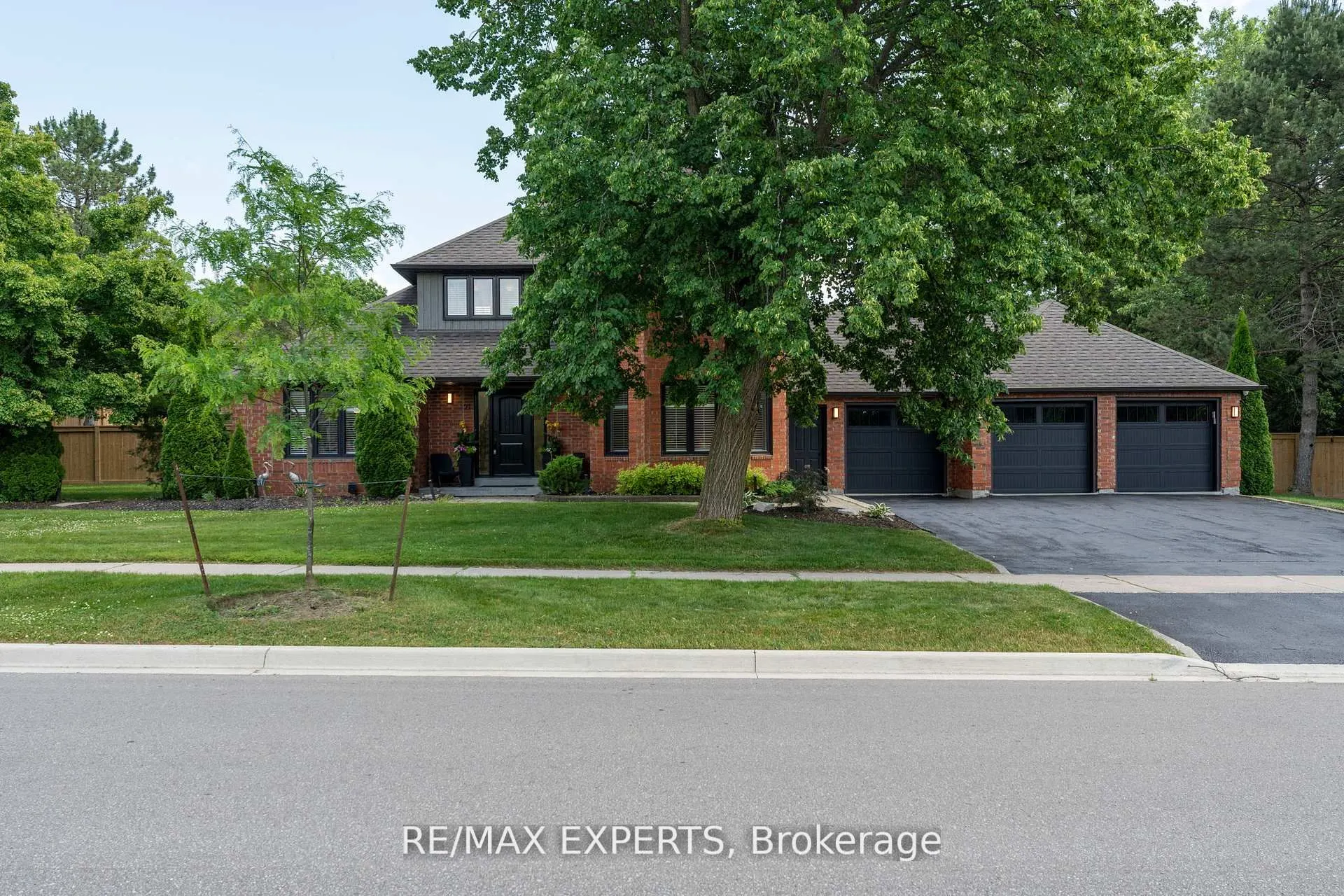 21 McCutcheon Avenue