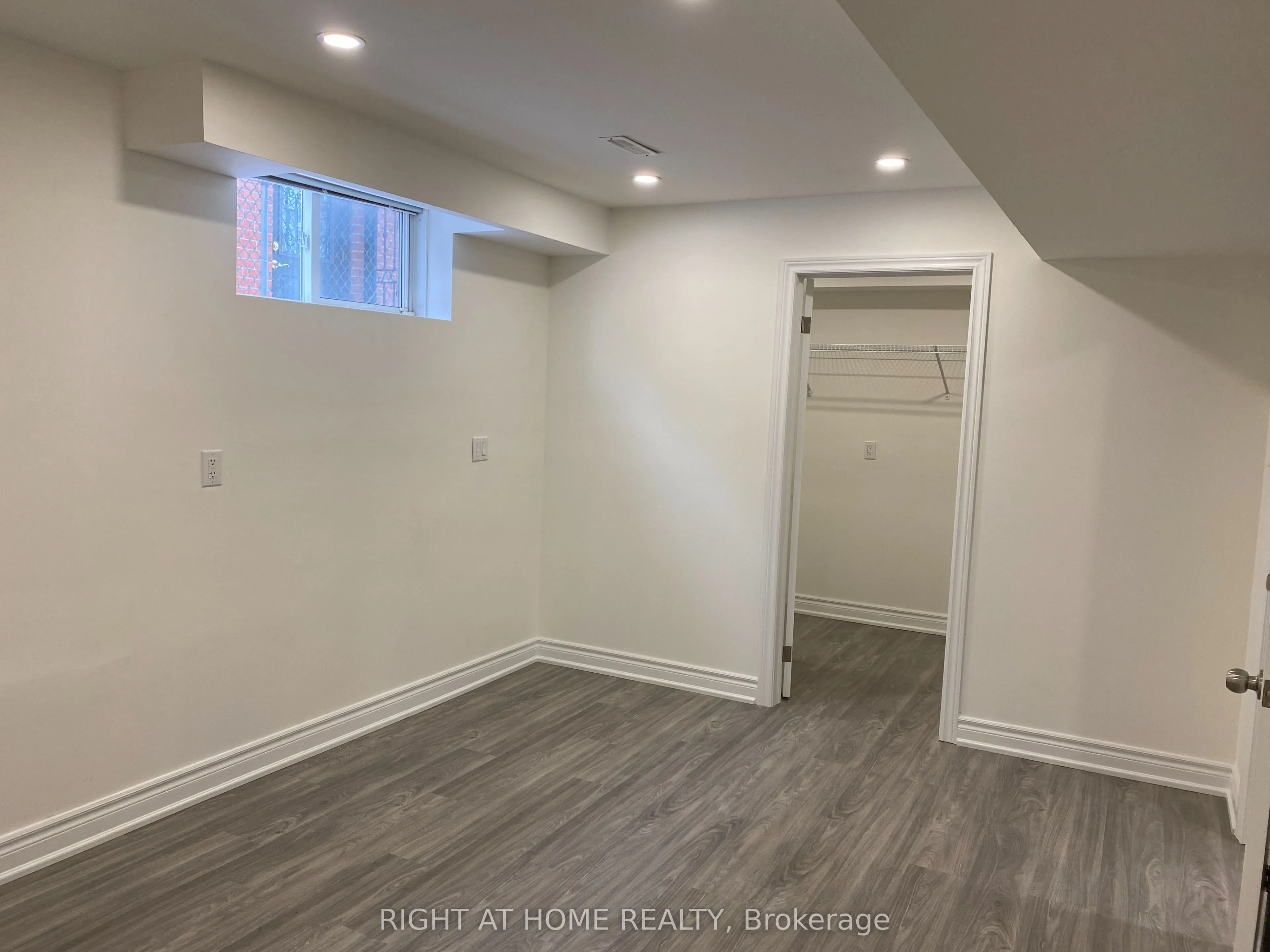81 Oak Avenue, #Lower Unit