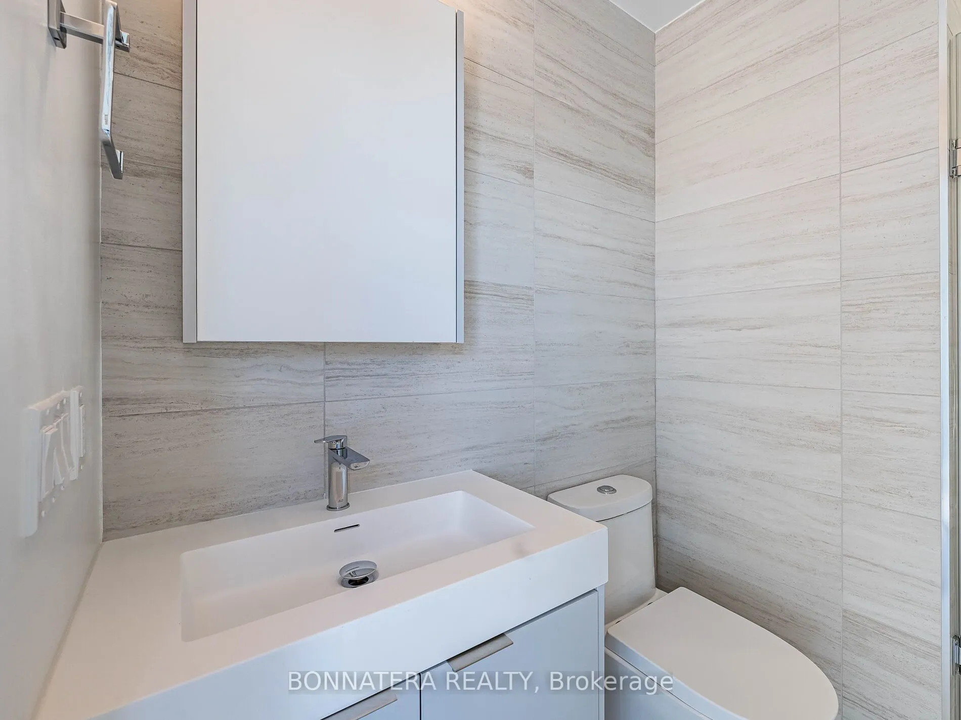 498 Caldari Road, #2424