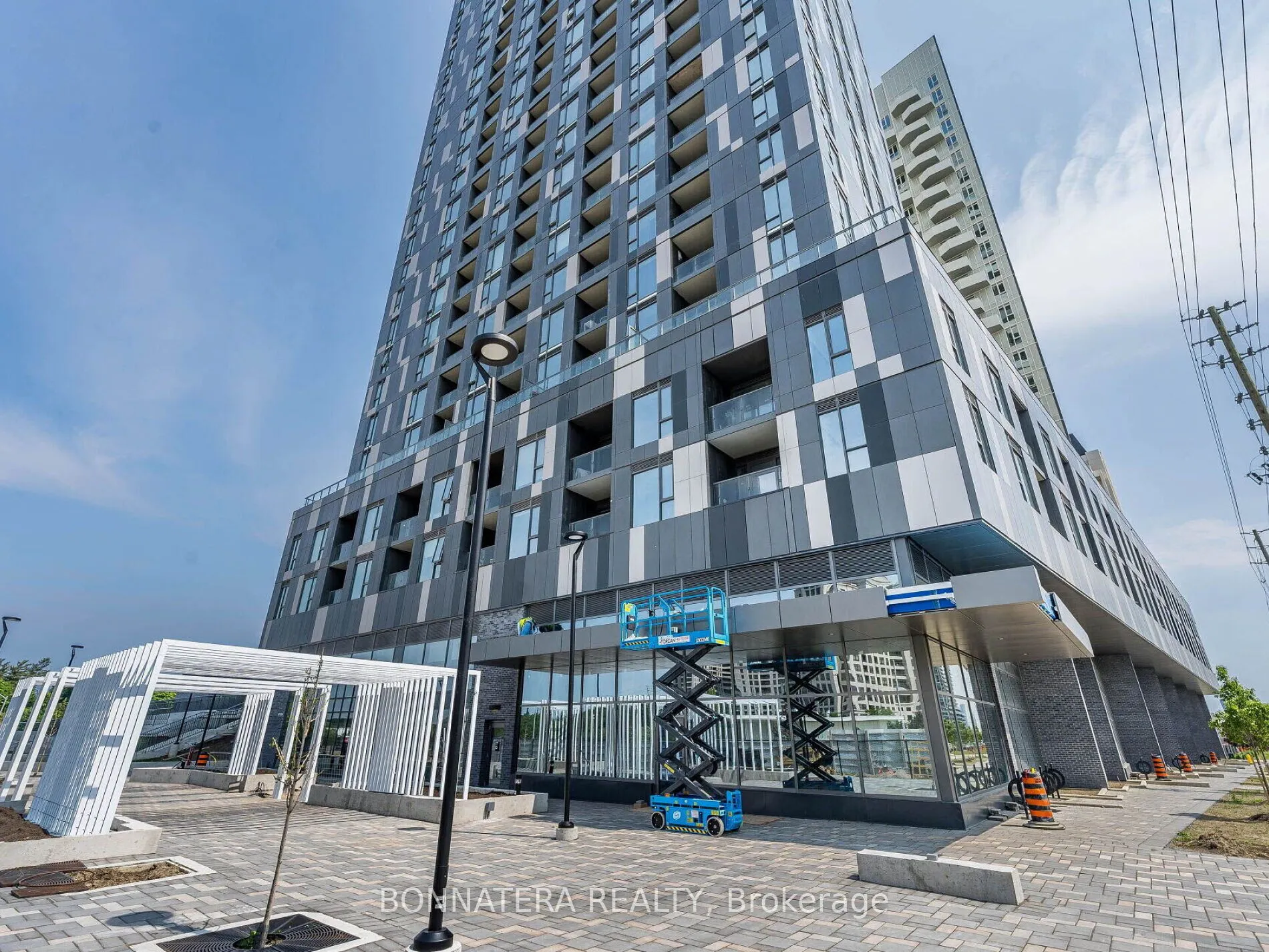 498 Caldari Road, #2424