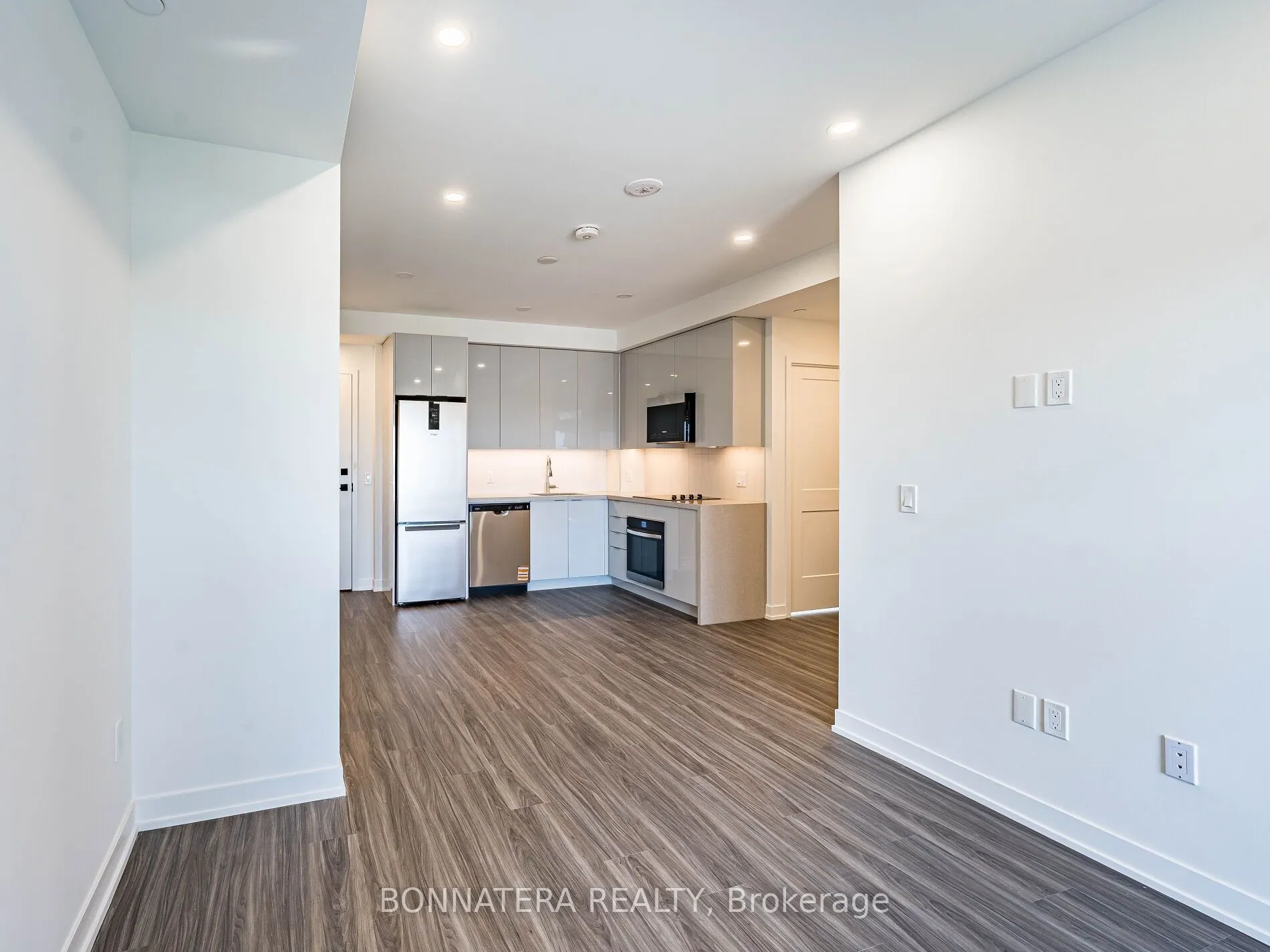498 Caldari Road, #2424