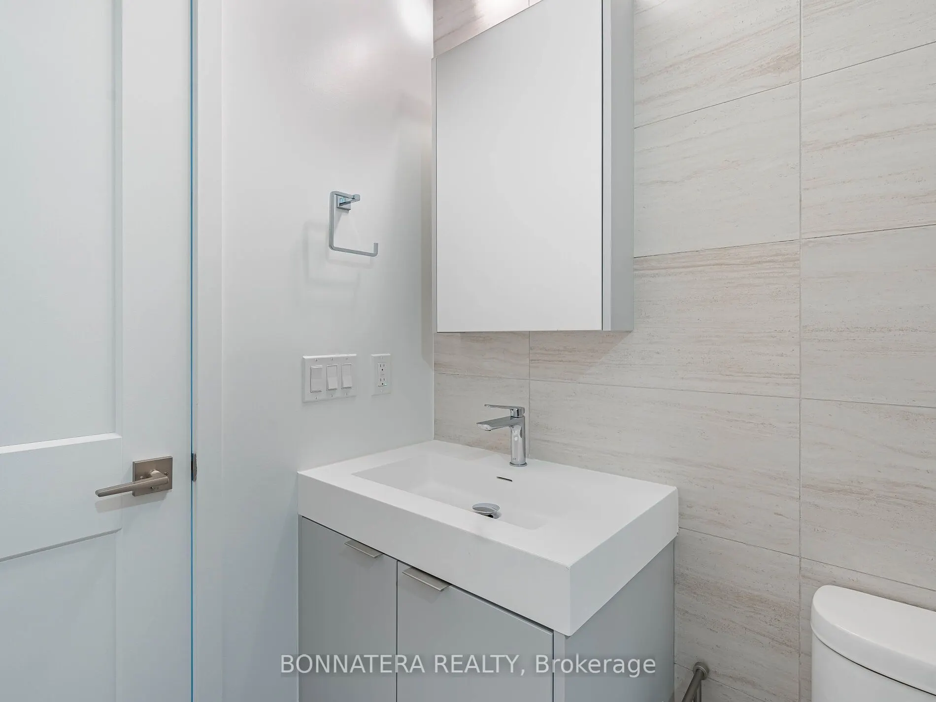 498 Caldari Road, #2424