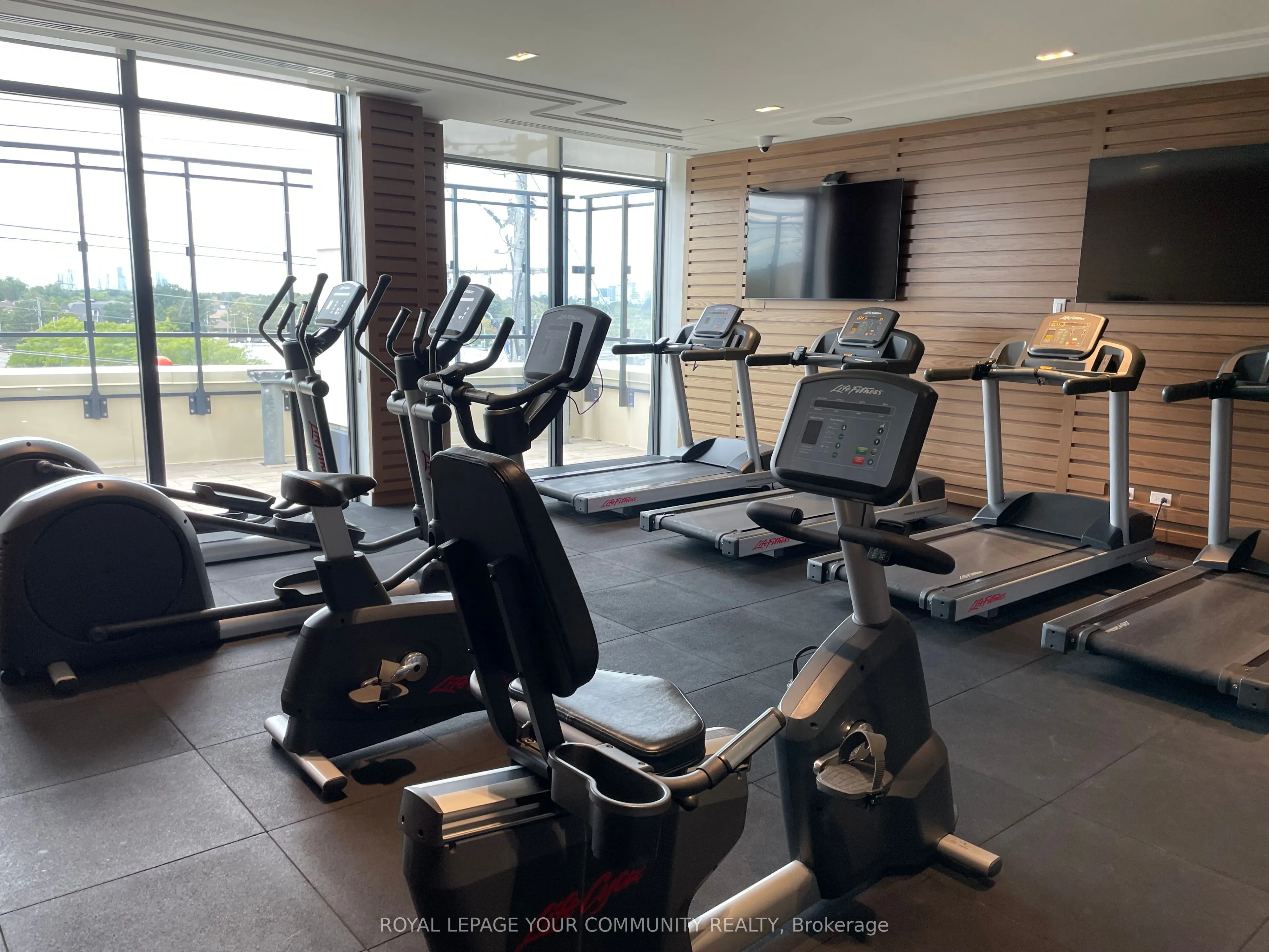 1 Grandview Avenue, #1015