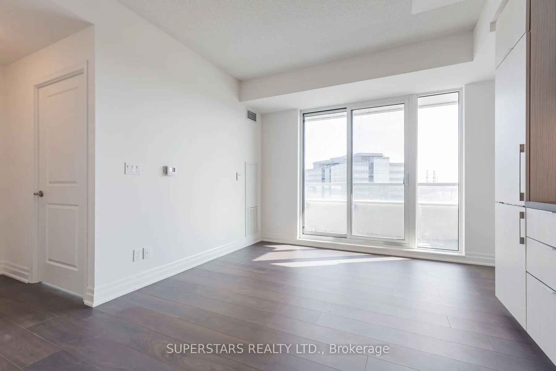 10 Rouge Valley Drive W, #614A