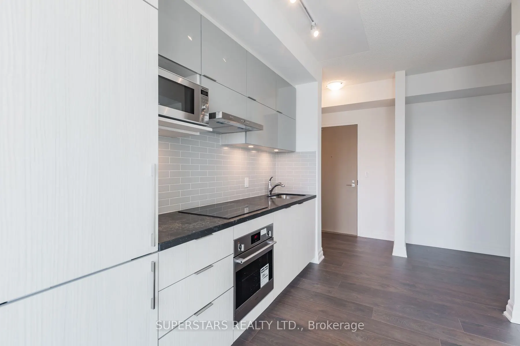 10 Rouge Valley Drive W, #614A