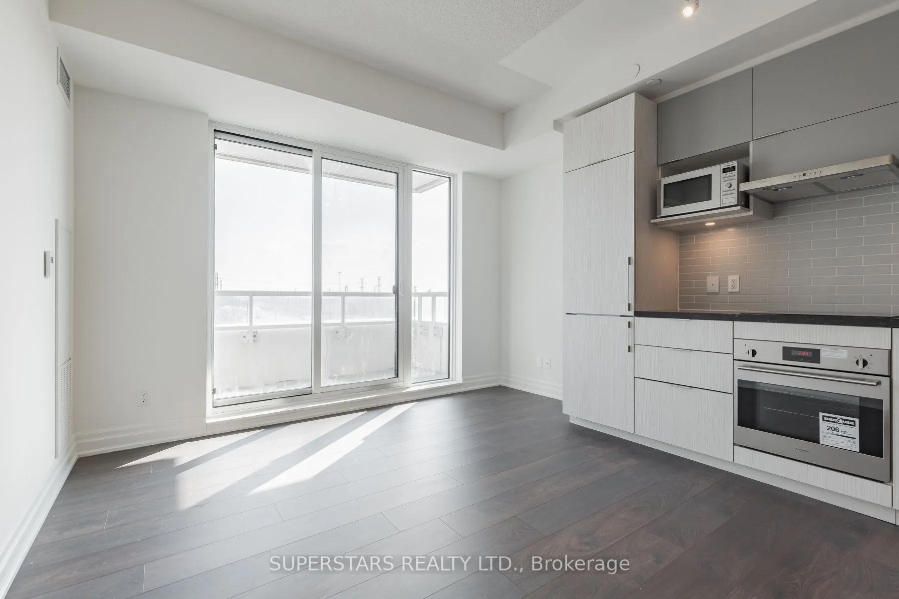 10 Rouge Valley Drive W, #614A