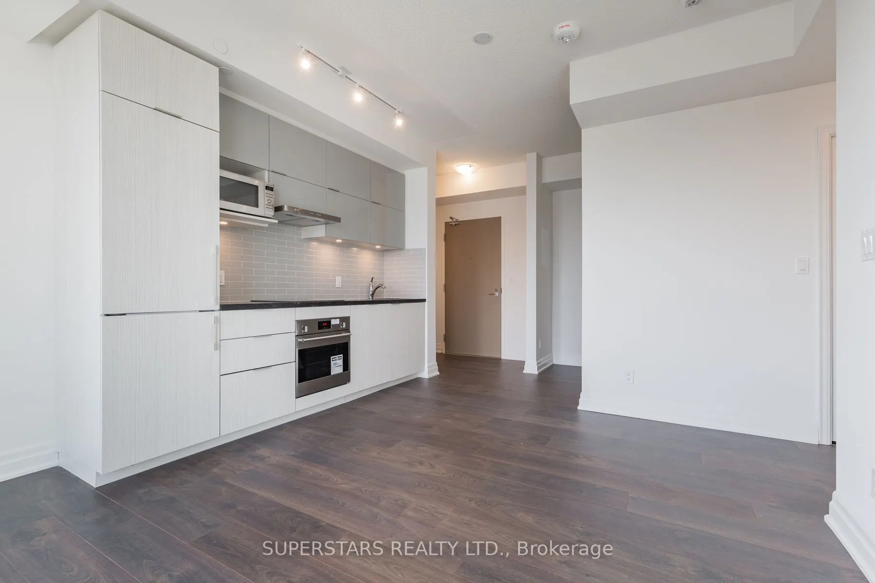 10 Rouge Valley Drive W, #614A