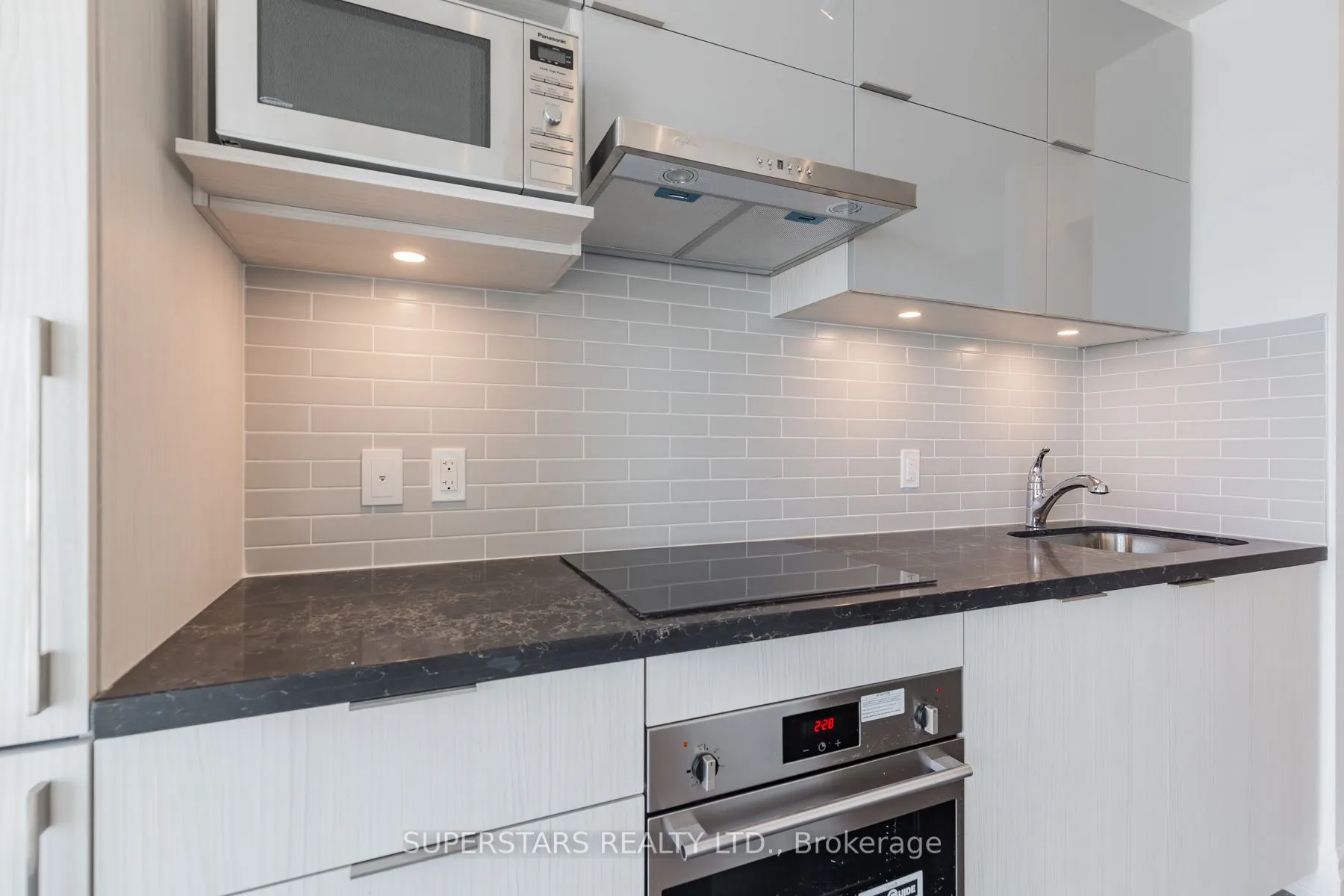 10 Rouge Valley Drive W, #614A