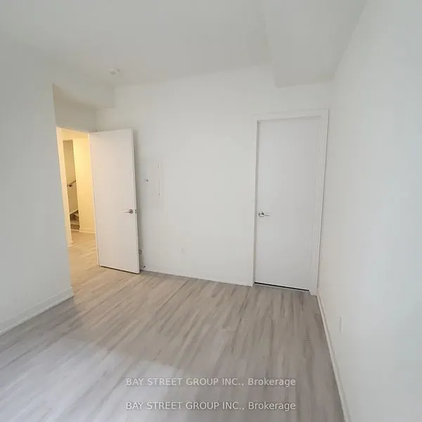 14 DAVID EYER Road, #1006