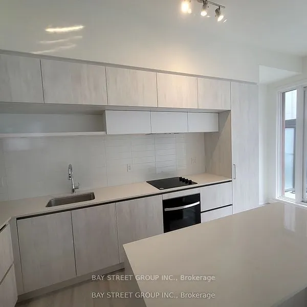 14 DAVID EYER Road, #1006