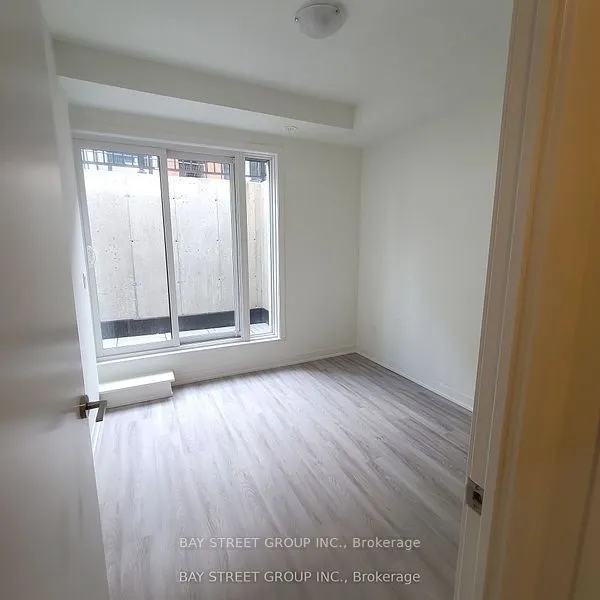 14 DAVID EYER Road, #1006